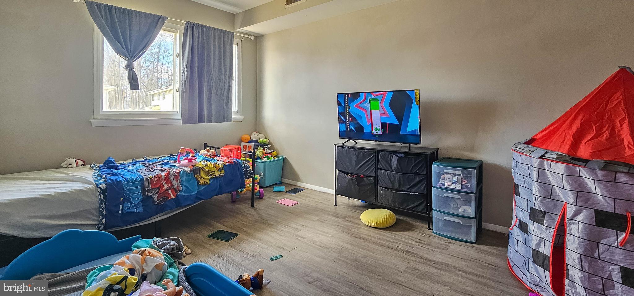 EDGEWATER VILLAGE - Residential