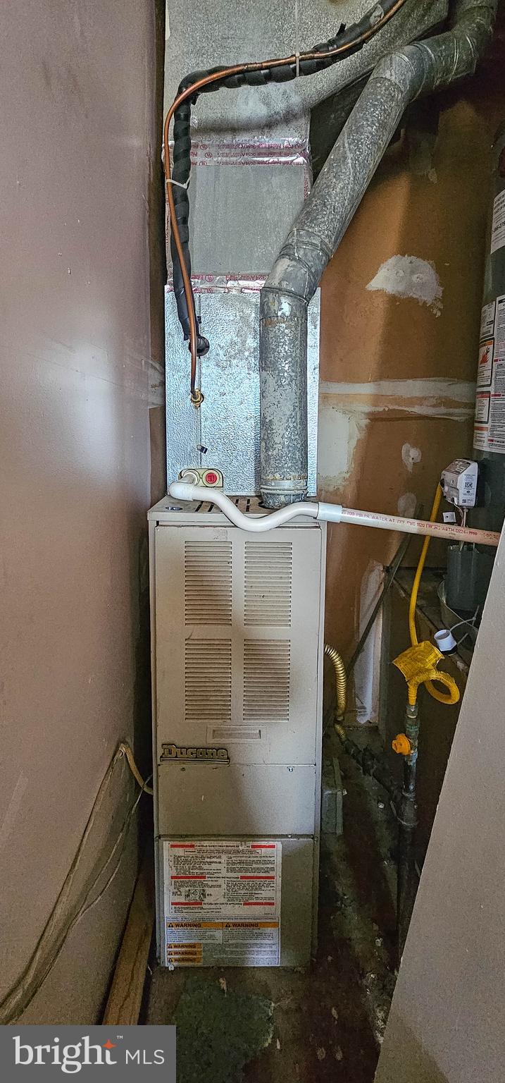 EDGEWATER VILLAGE - Residential