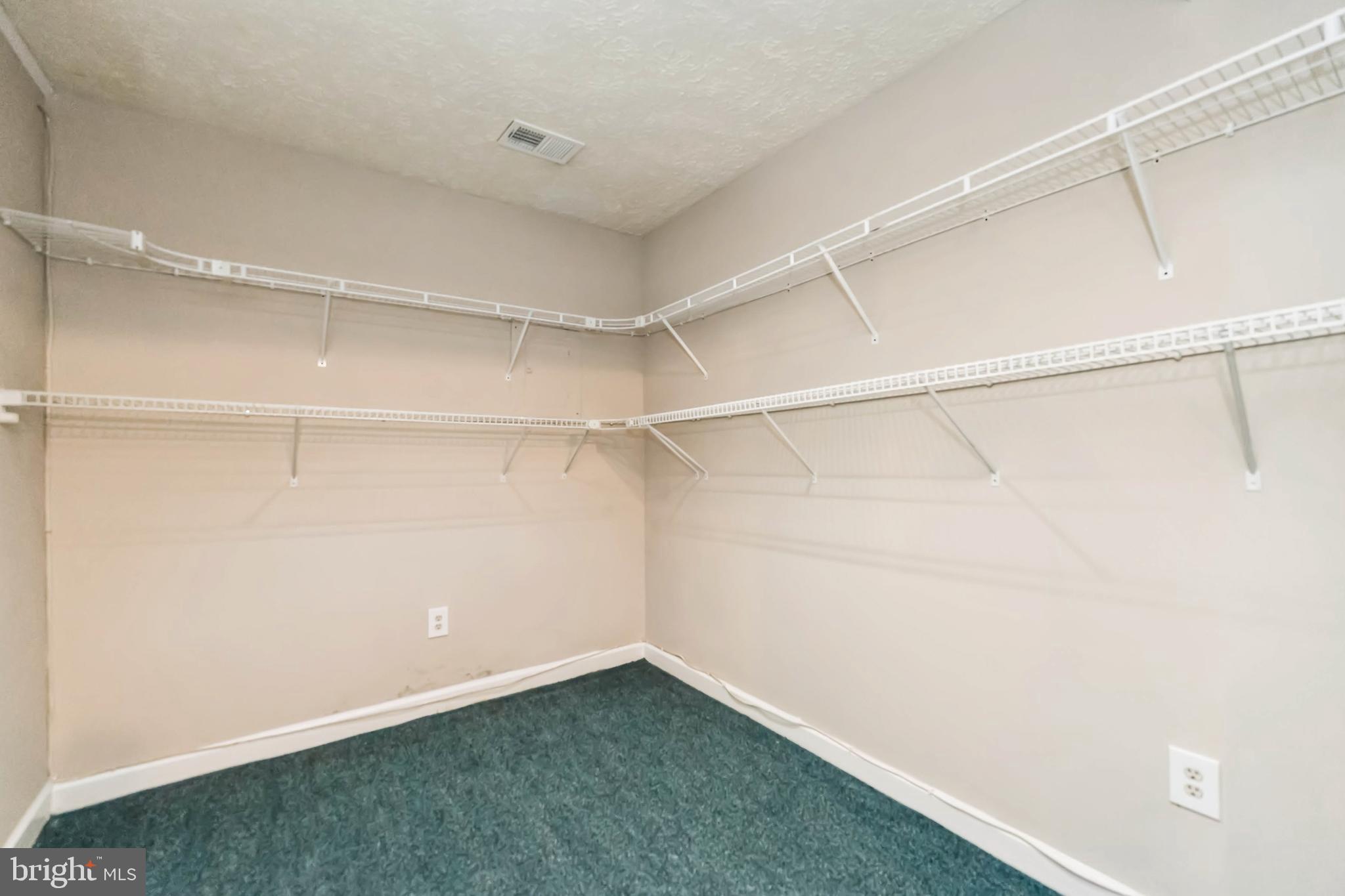 CHADSBERRY - Residential Lease