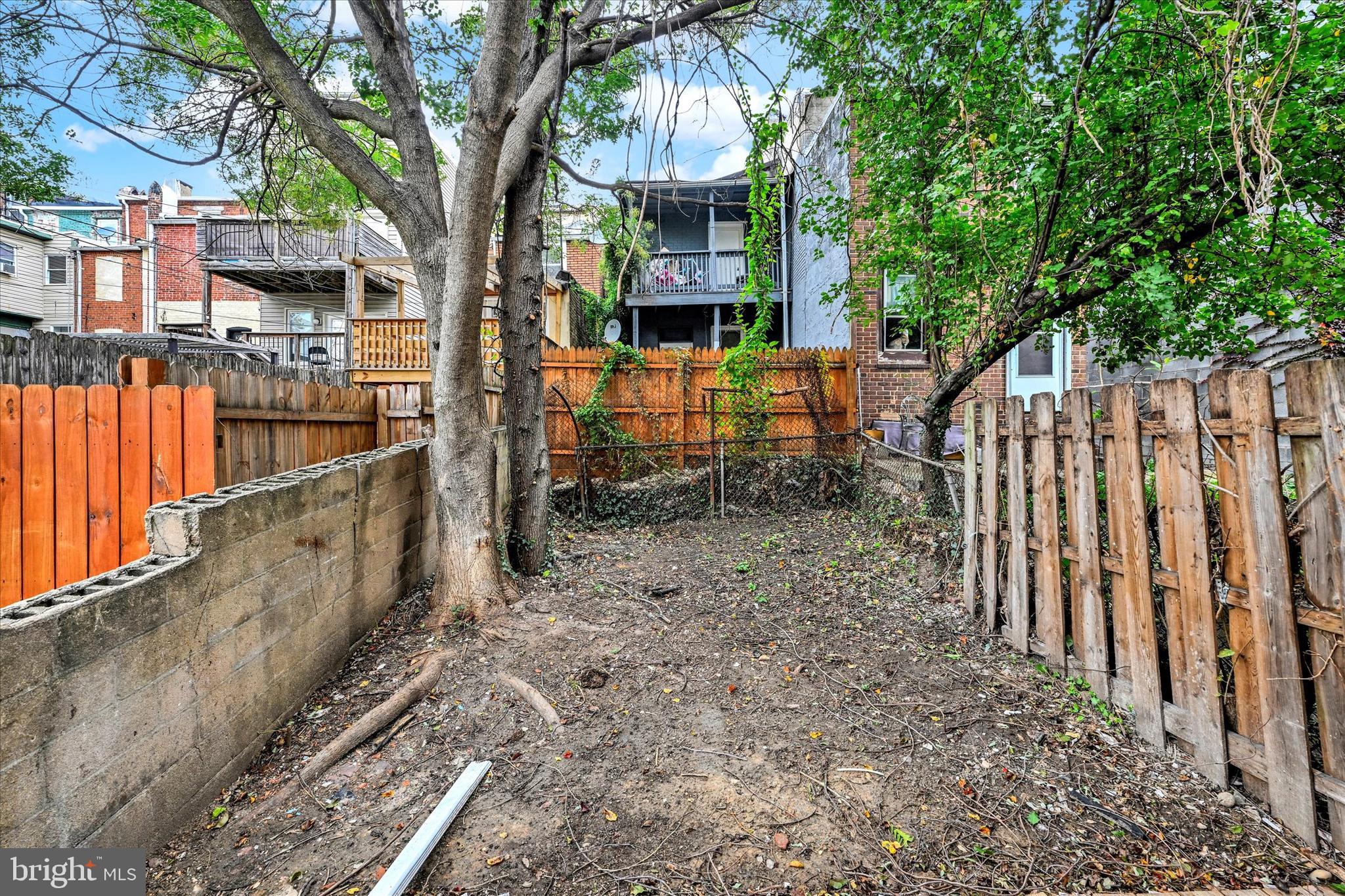 HOLLINS MARKET - Residential