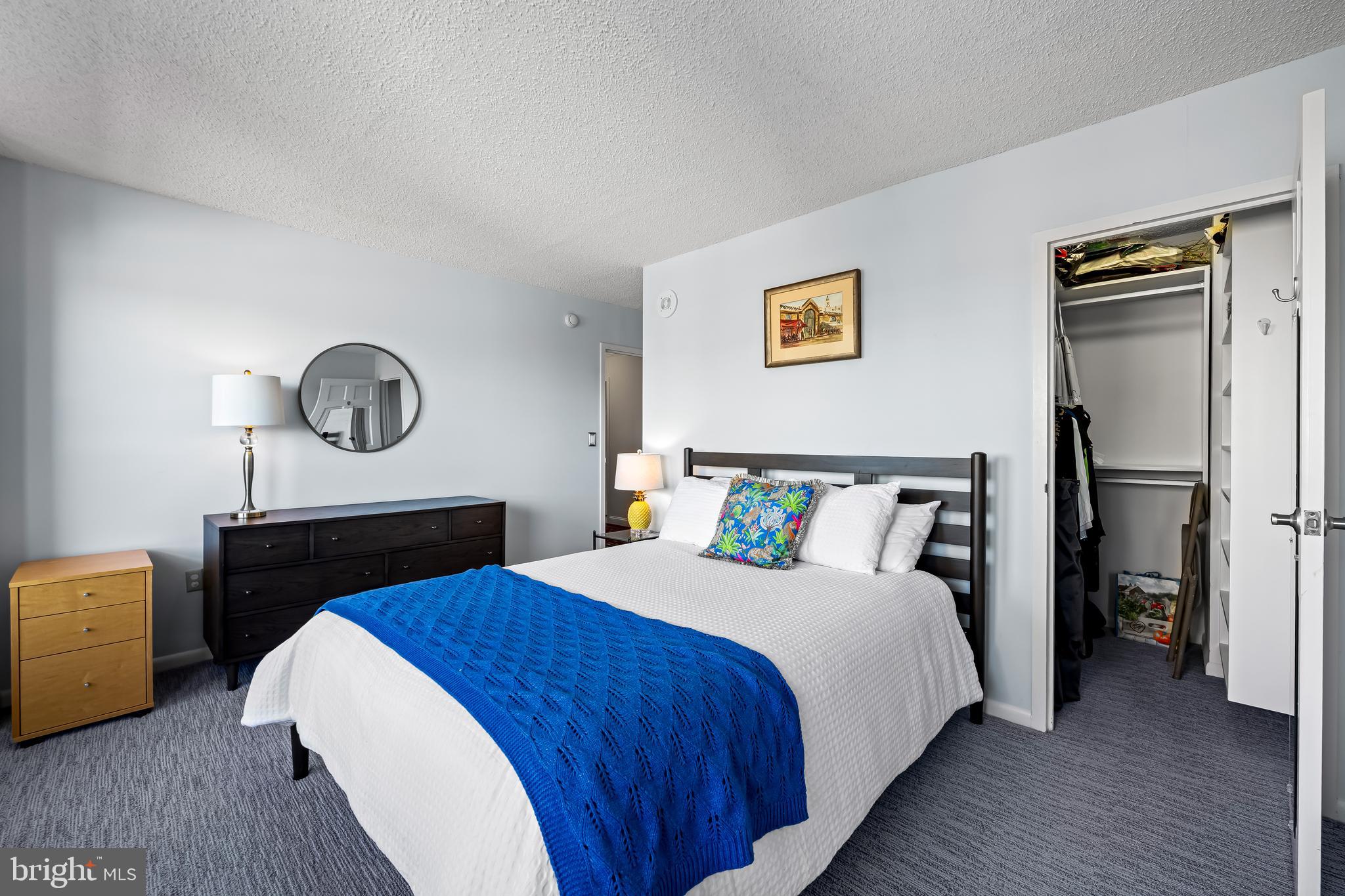 THE RIDGELY - Residential