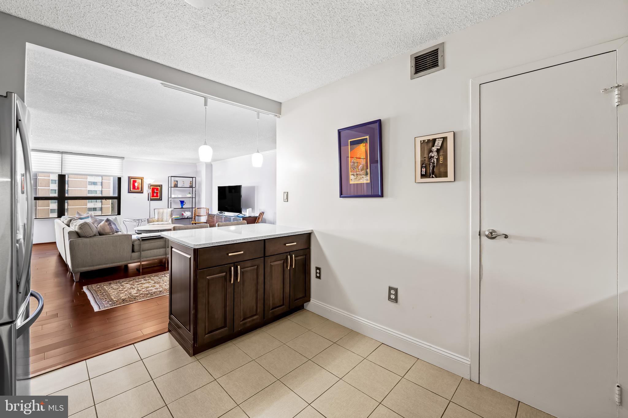 THE RIDGELY - Residential