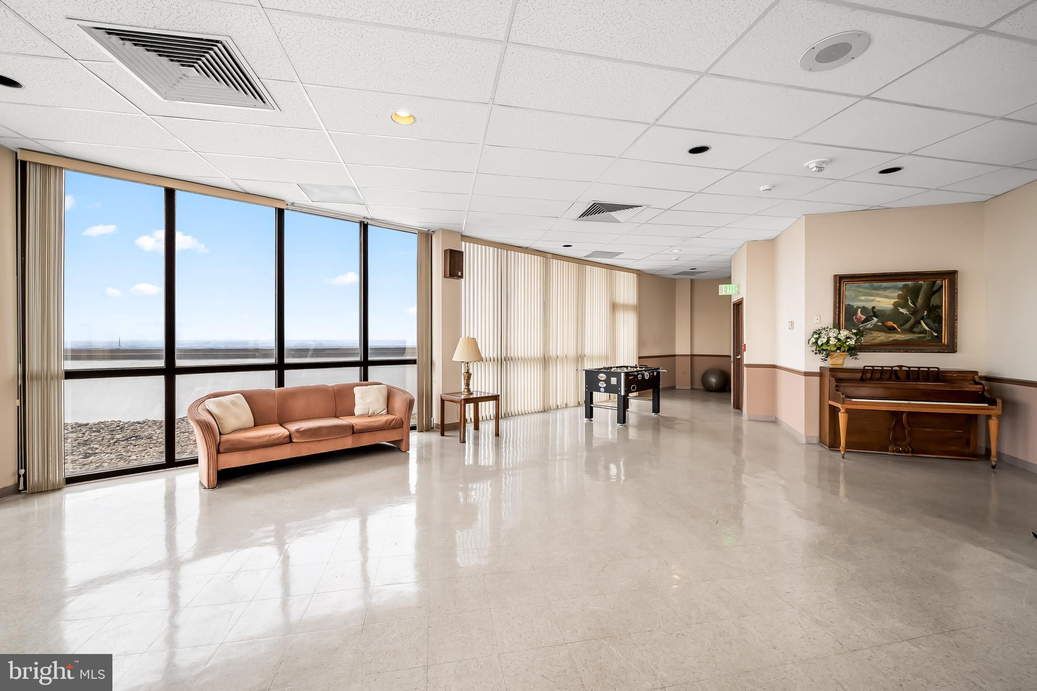 THE RIDGELY - Residential