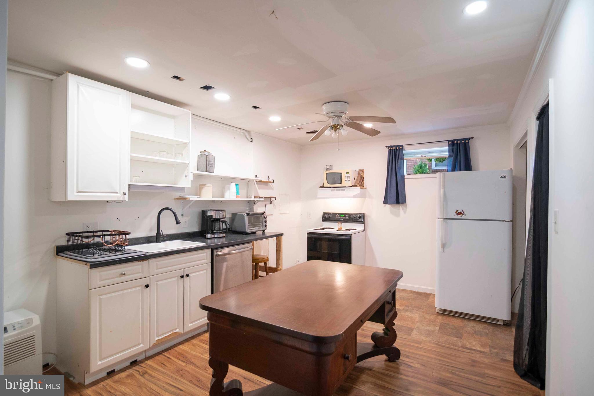 AY VIEW ESTATES - Residential