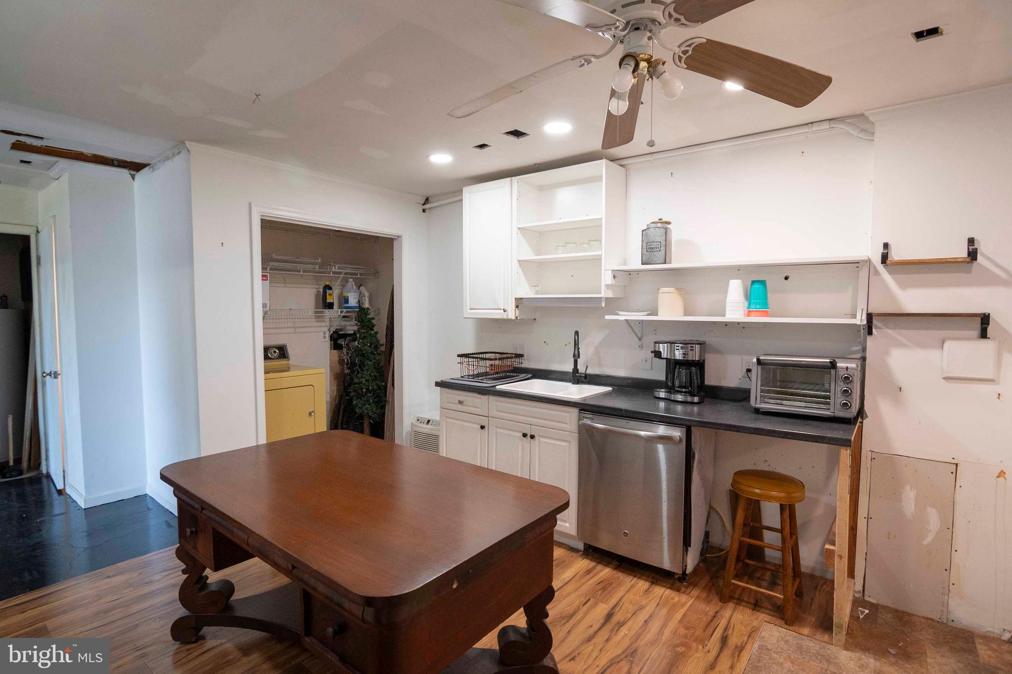 AY VIEW ESTATES - Residential