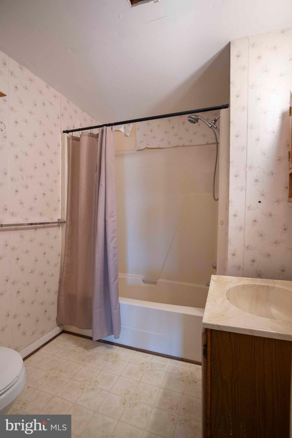 AY VIEW ESTATES - Residential