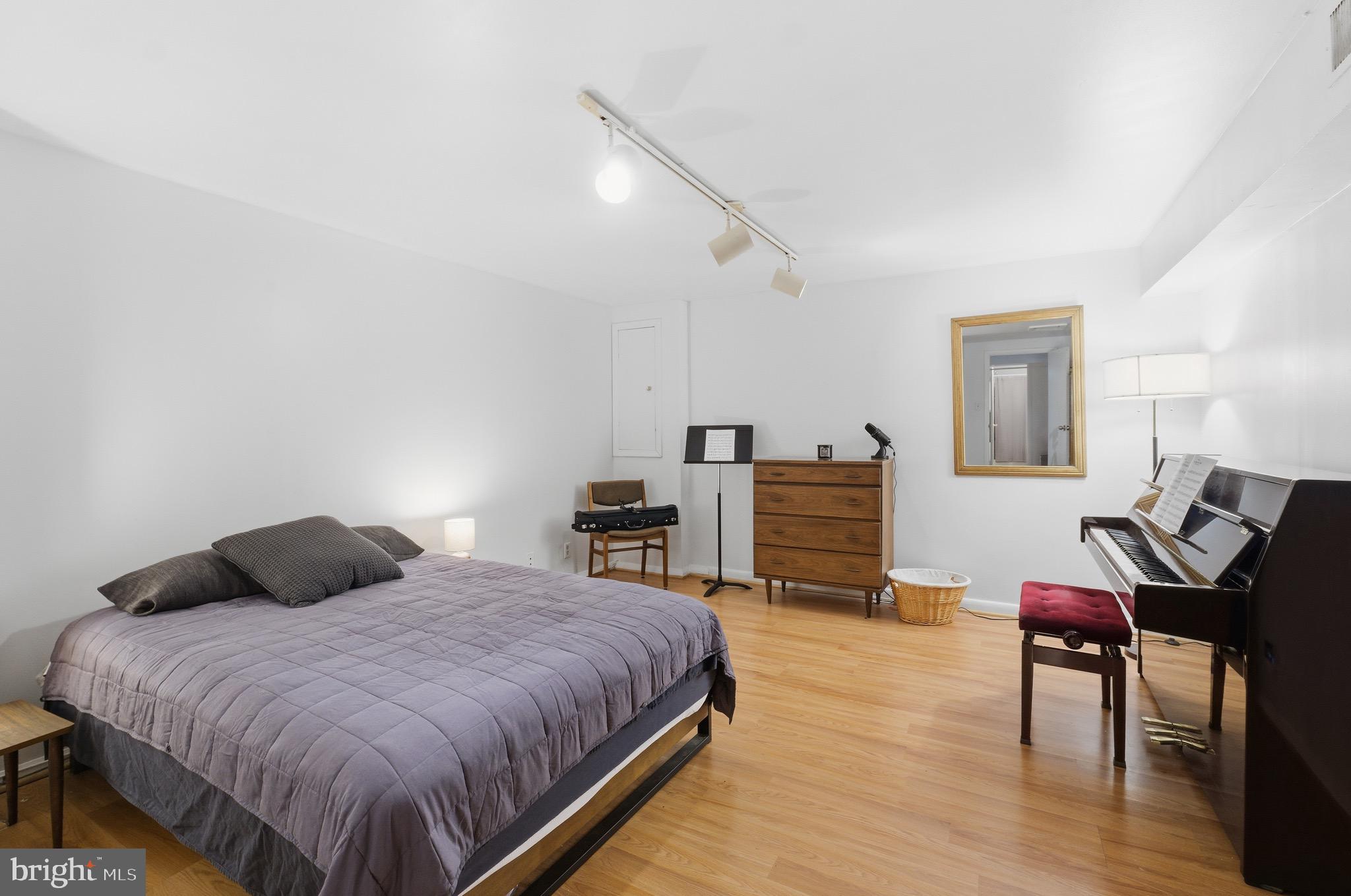 WASHINGTON HILL - Residential Lease