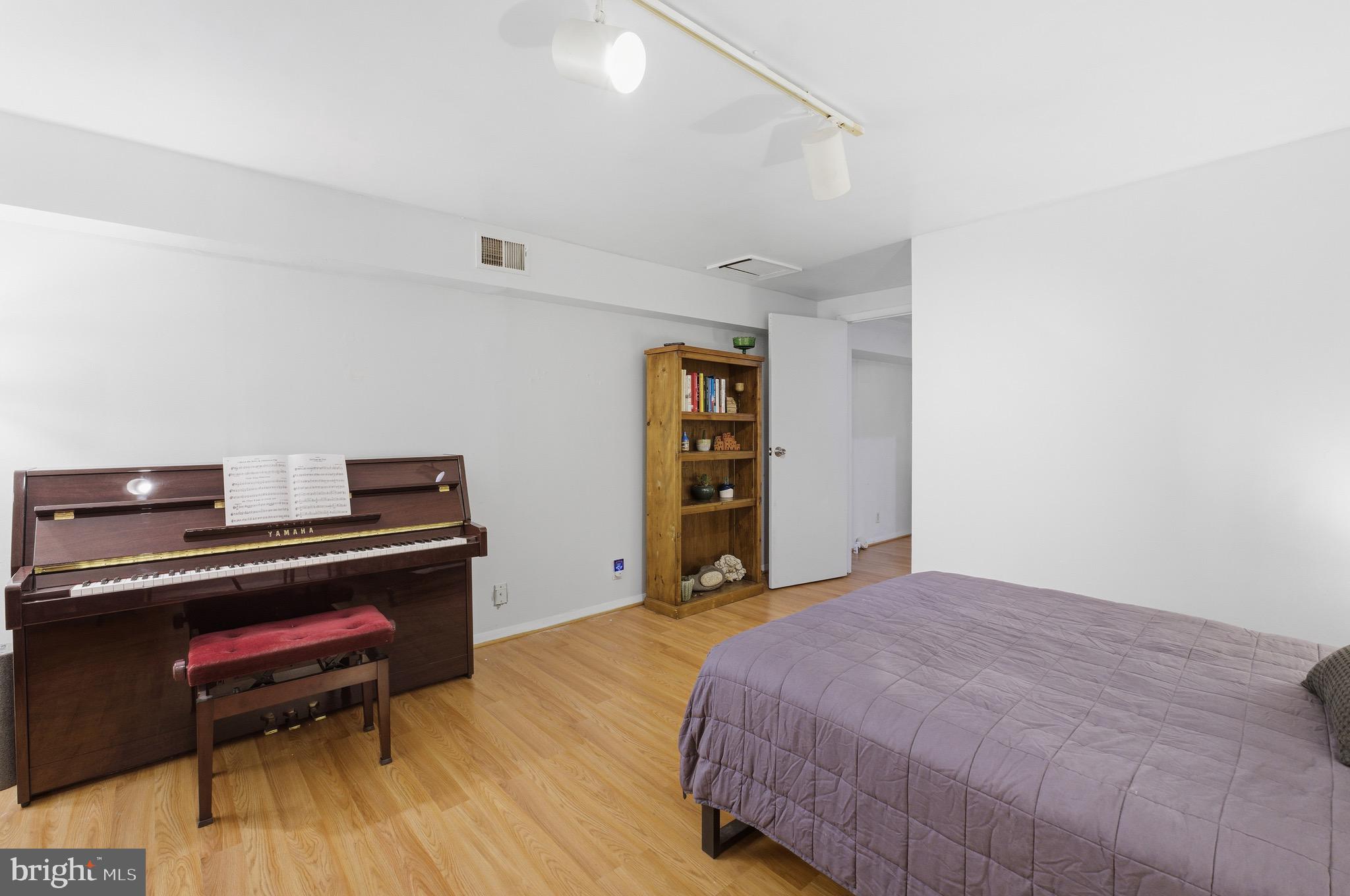 WASHINGTON HILL - Residential Lease