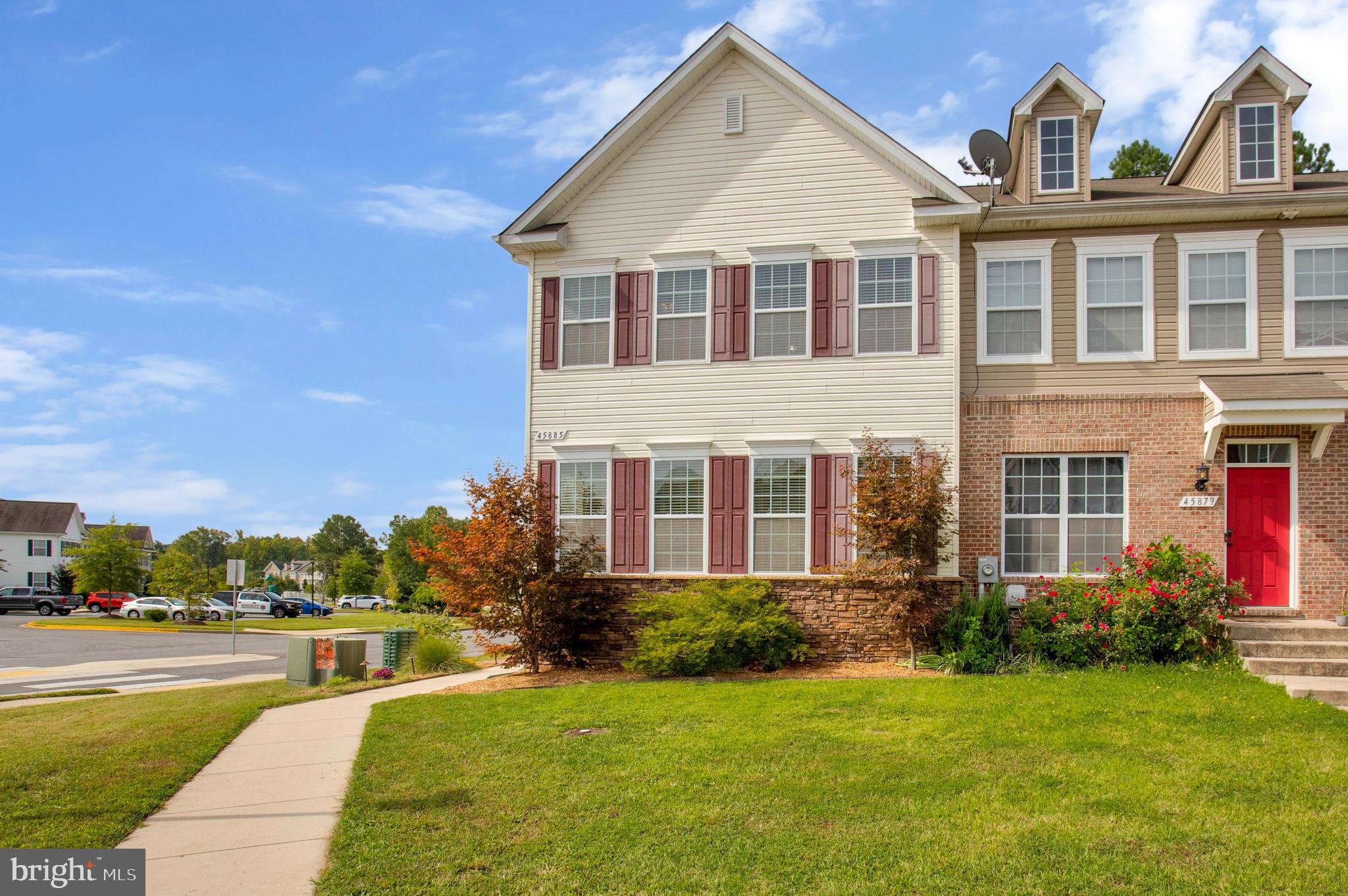 ELIZABETH HILLS - Residential