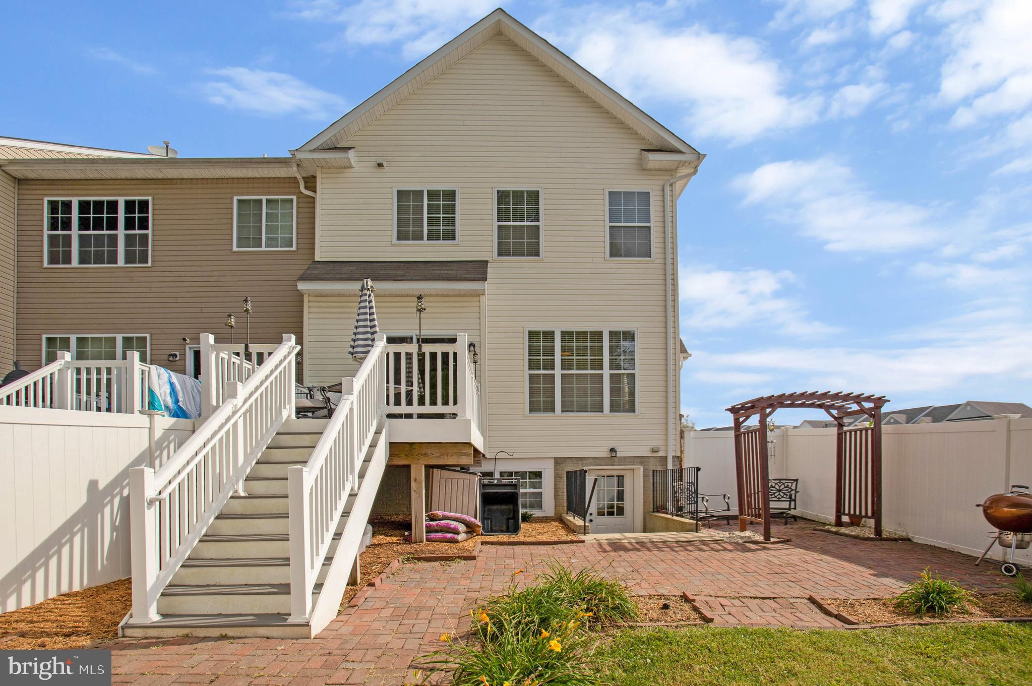 ELIZABETH HILLS - Residential