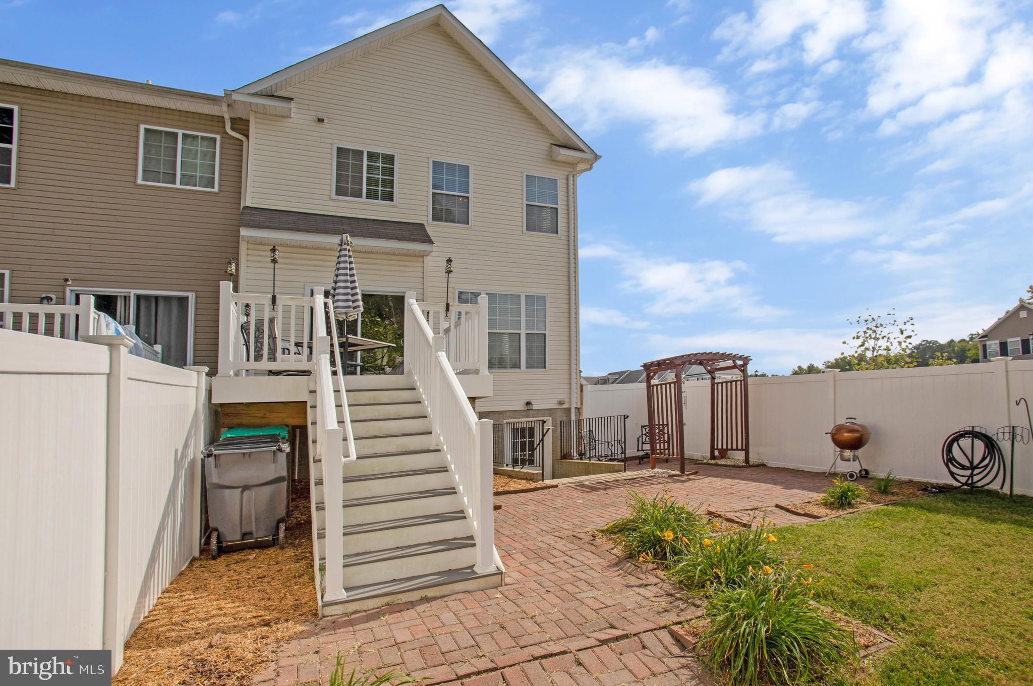 ELIZABETH HILLS - Residential