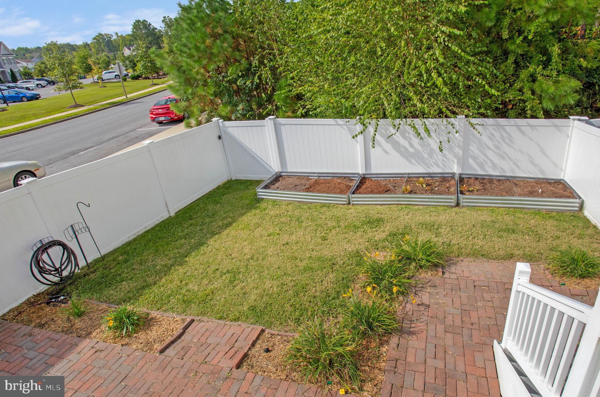 ELIZABETH HILLS - Residential