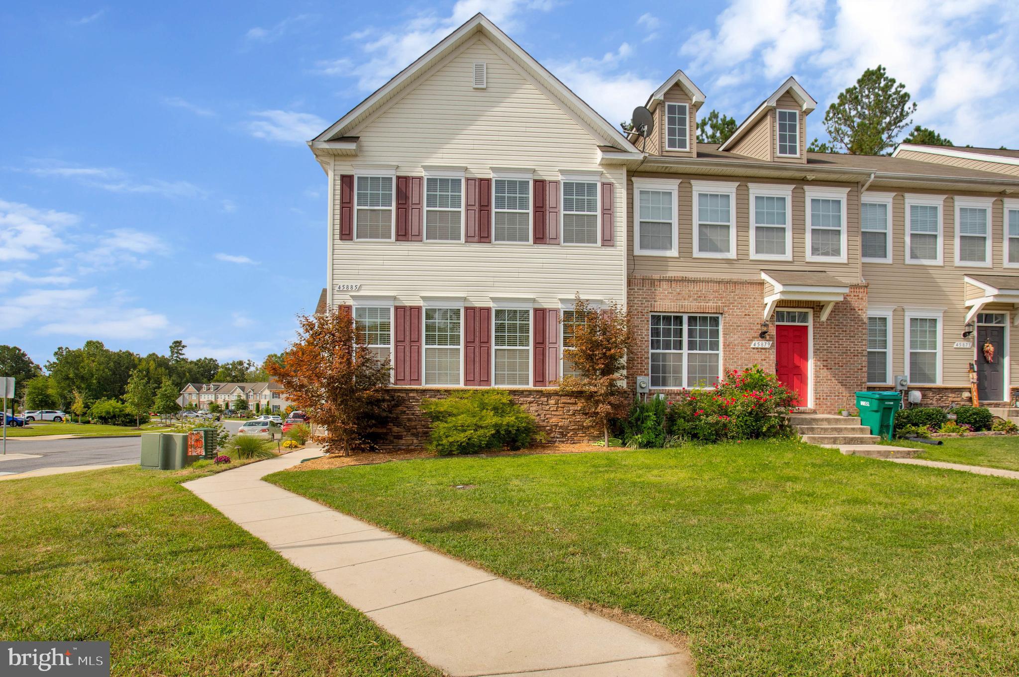 ELIZABETH HILLS - Residential