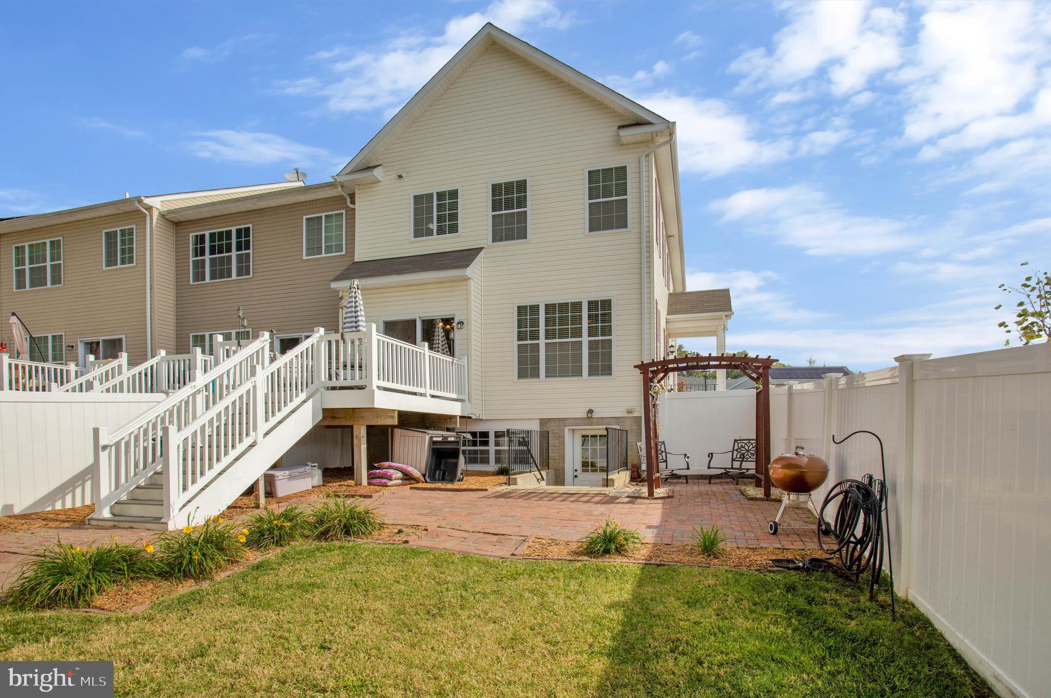 ELIZABETH HILLS - Residential