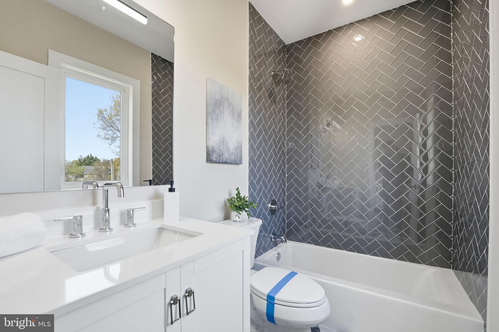 GLENCARLYN - Residential