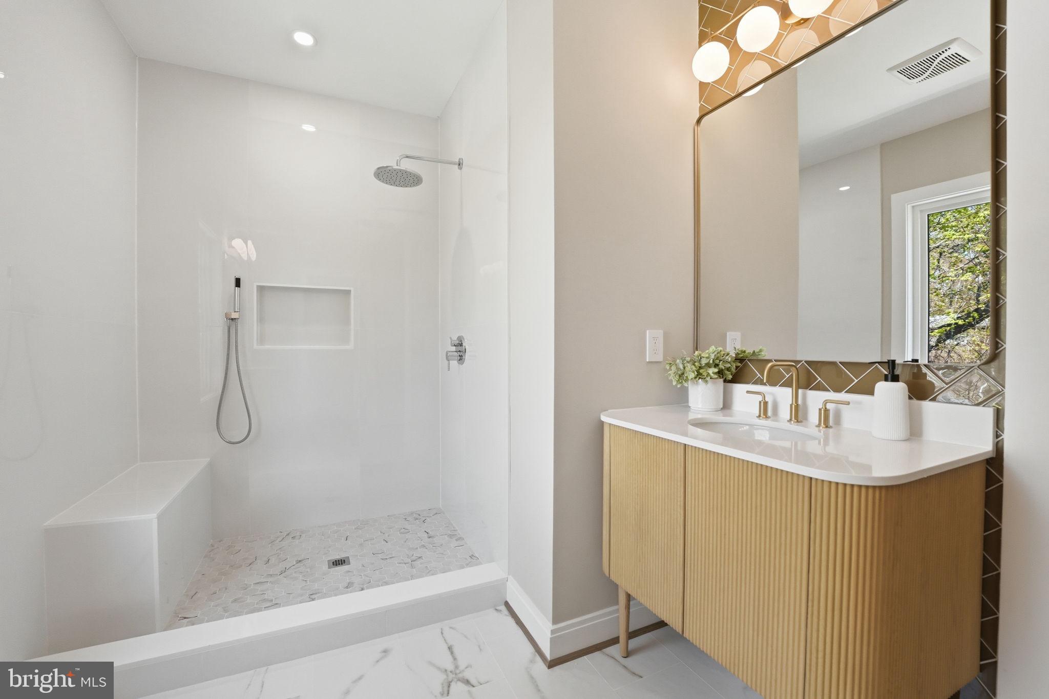 GLENCARLYN - Residential