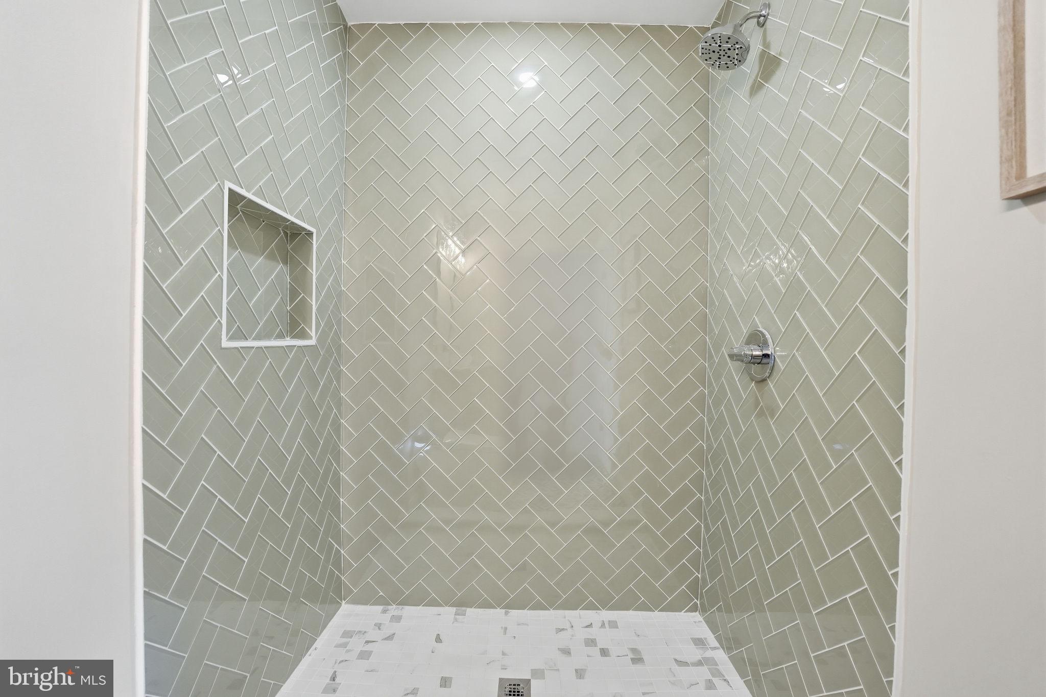 GLENCARLYN - Residential