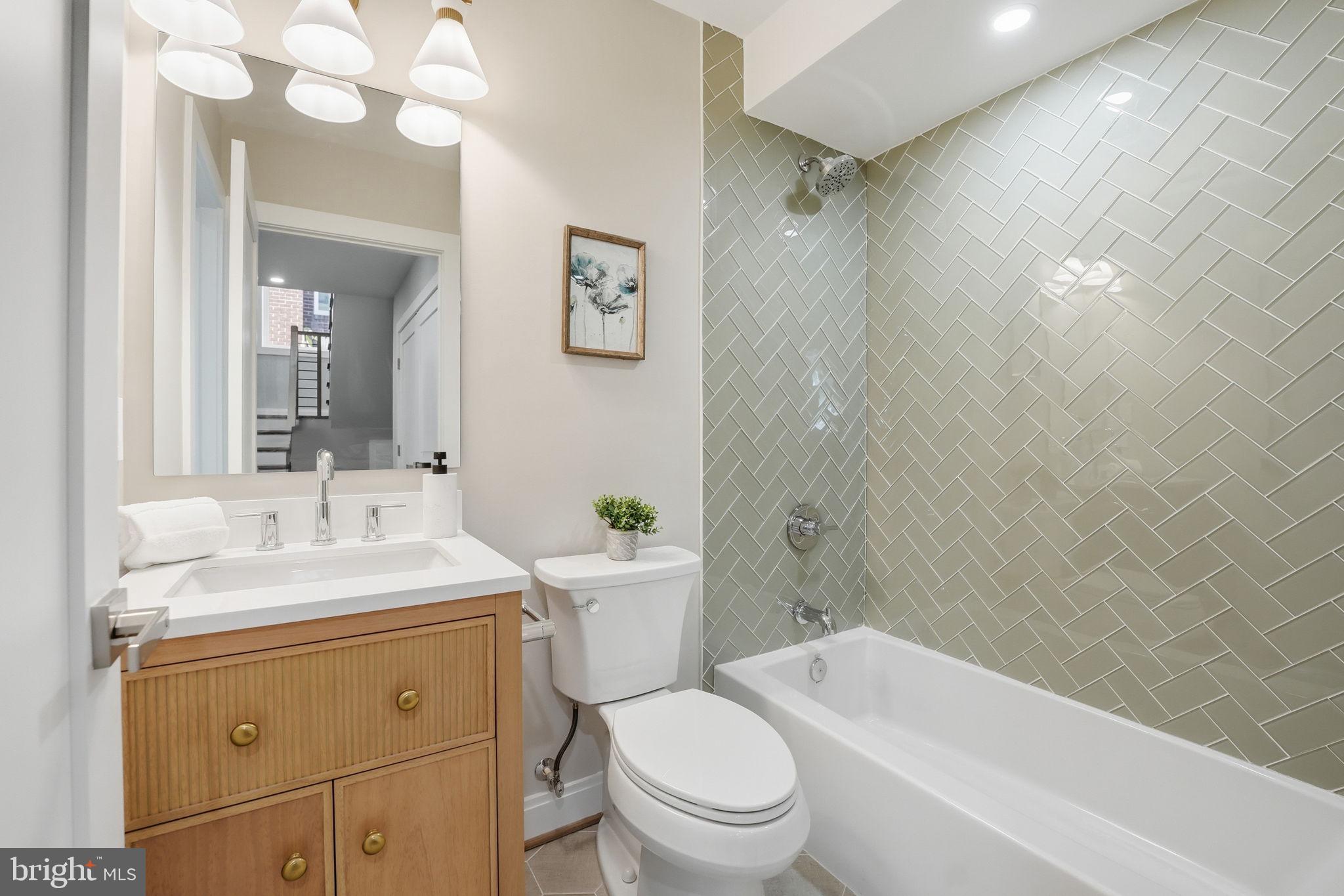 GLENCARLYN - Residential