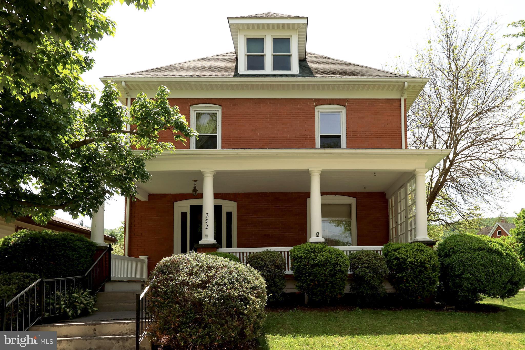 HOWARD - Residential