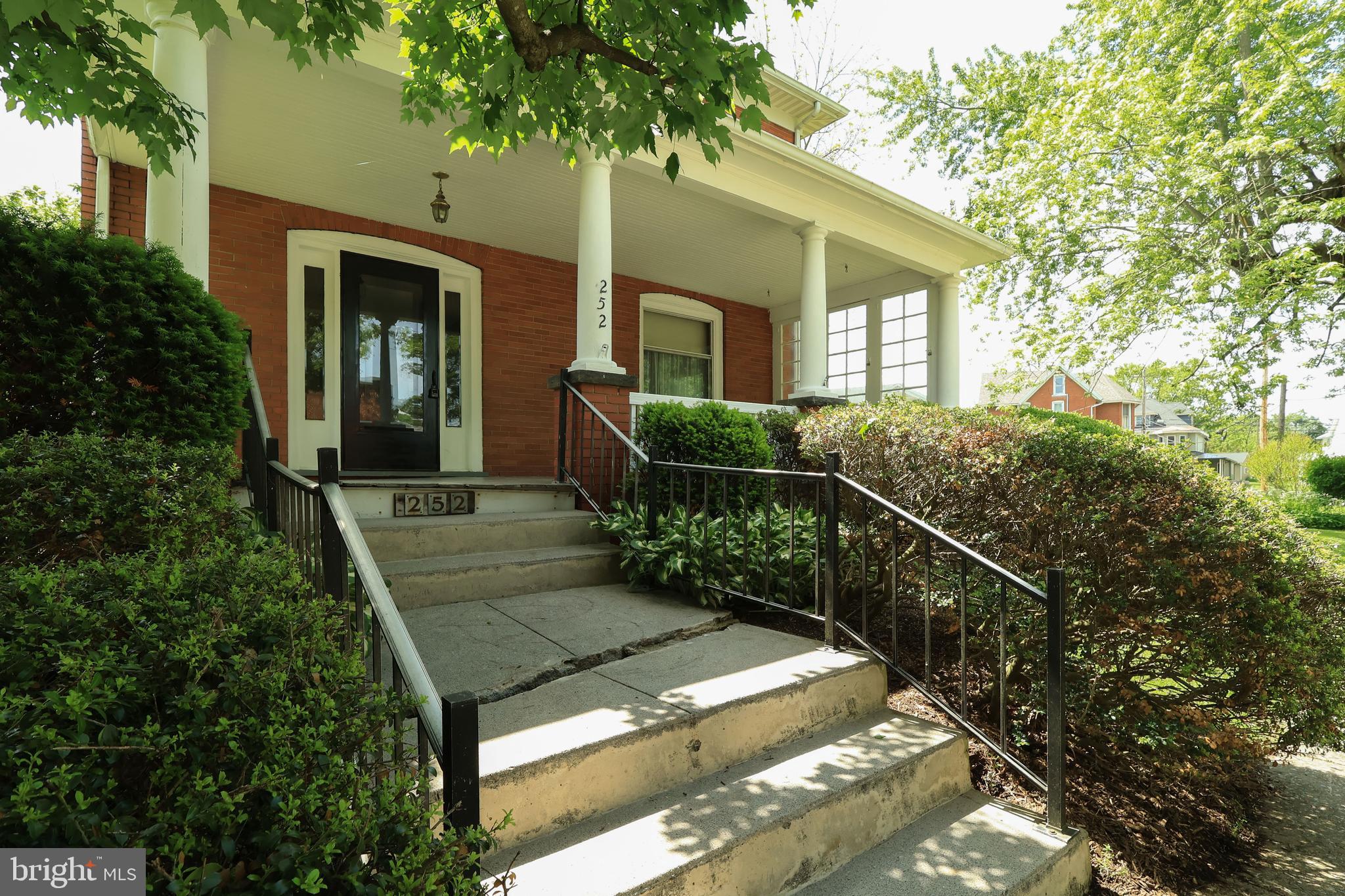 HOWARD - Residential