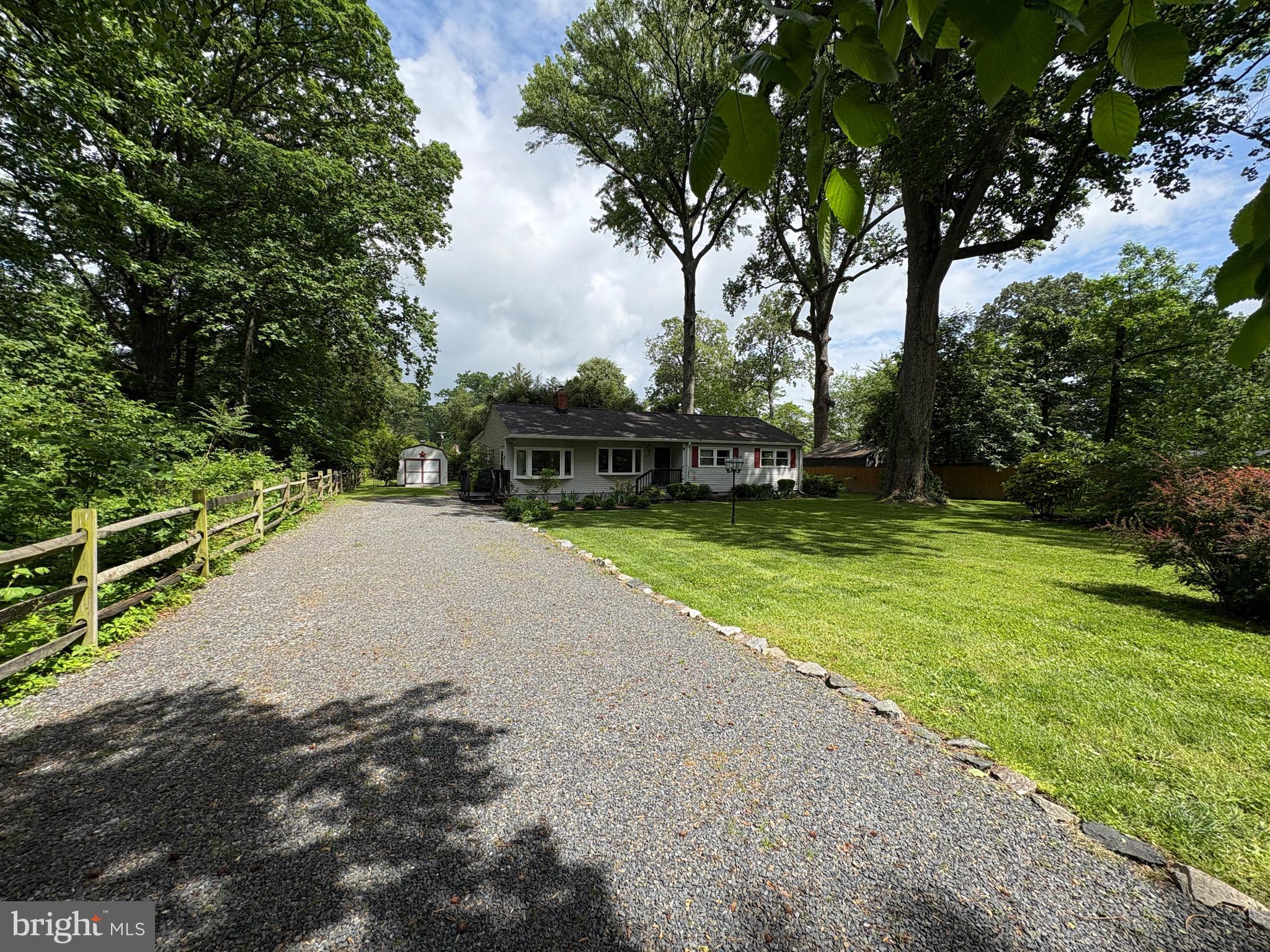 SHADY OAKS MANOR - Residential