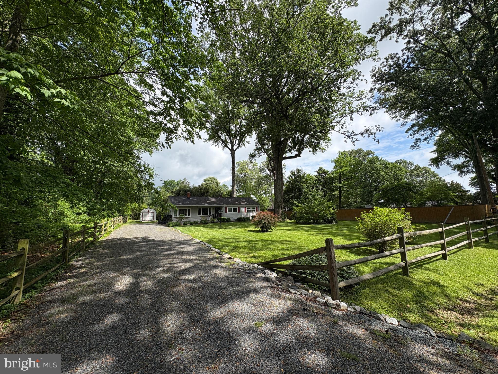 SHADY OAKS MANOR - Residential