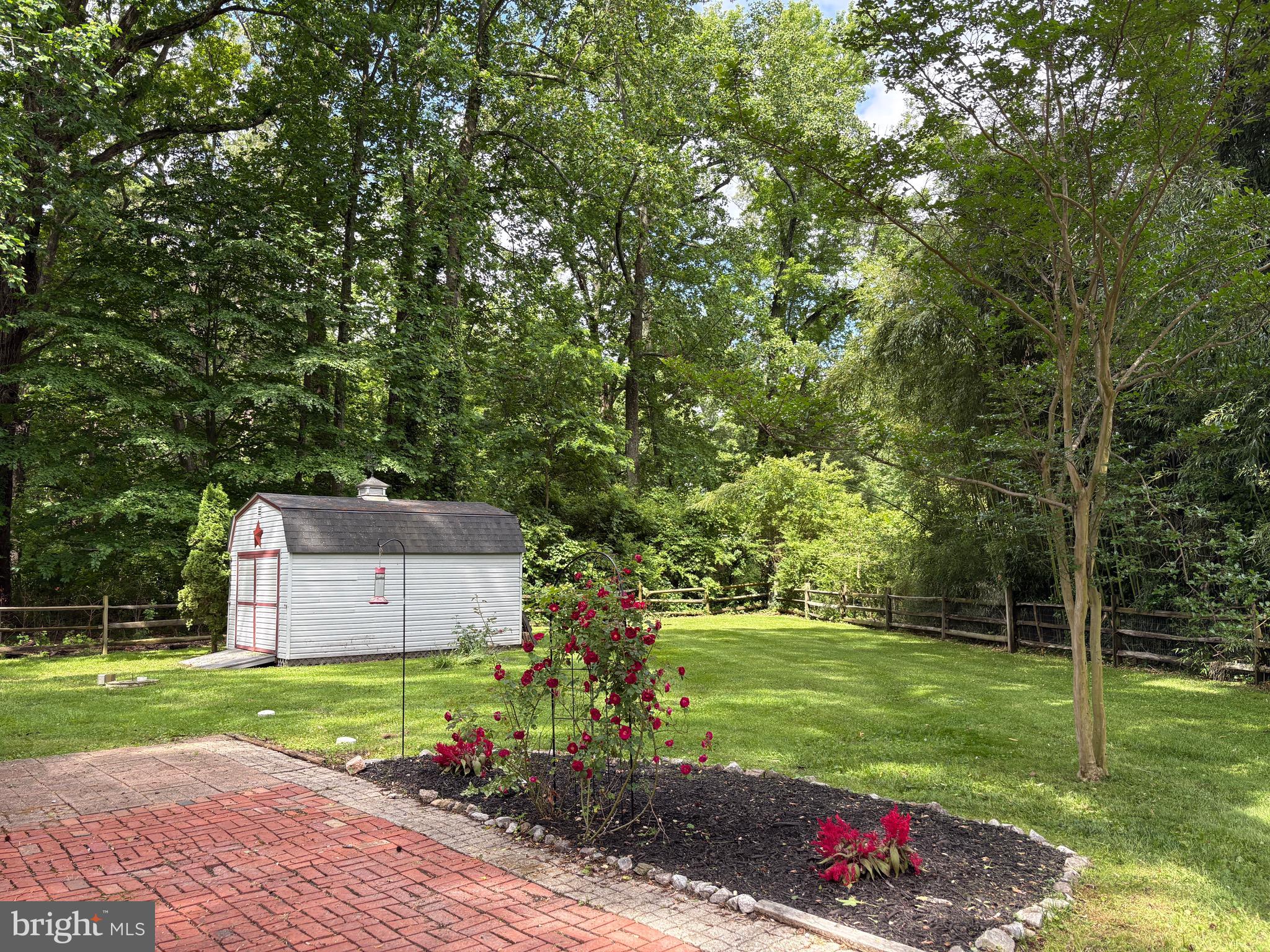 SHADY OAKS MANOR - Residential