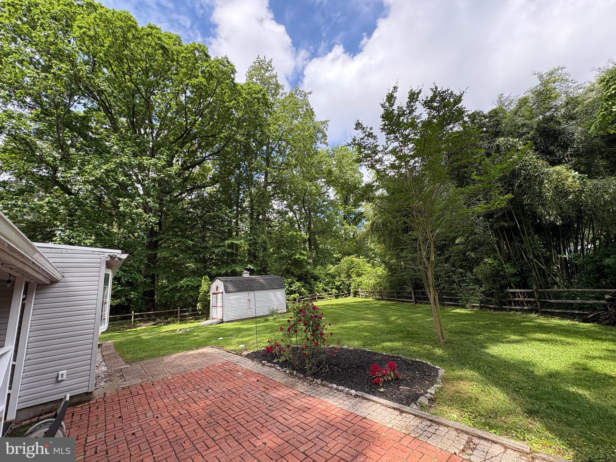 SHADY OAKS MANOR - Residential