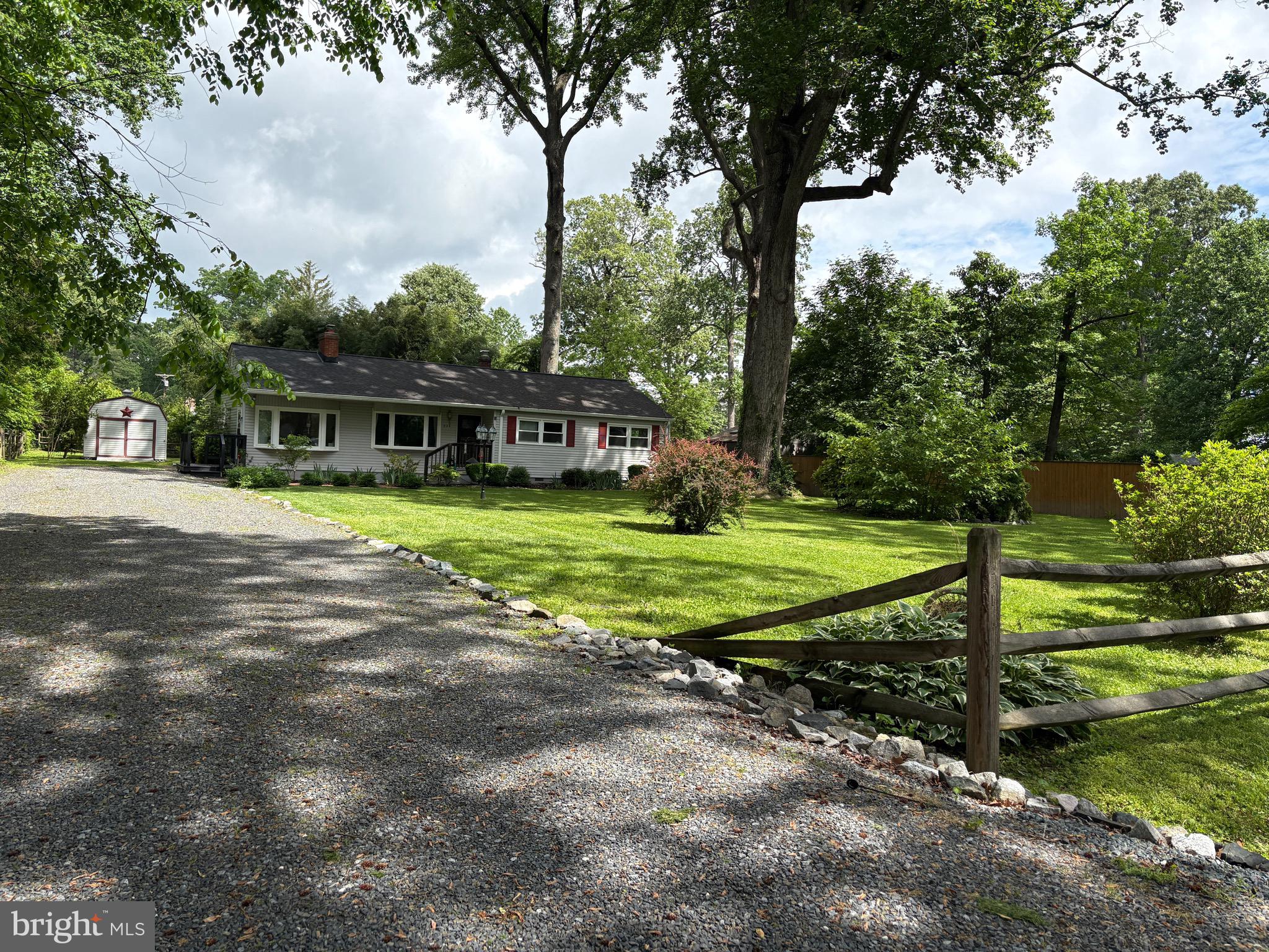 SHADY OAKS MANOR - Residential