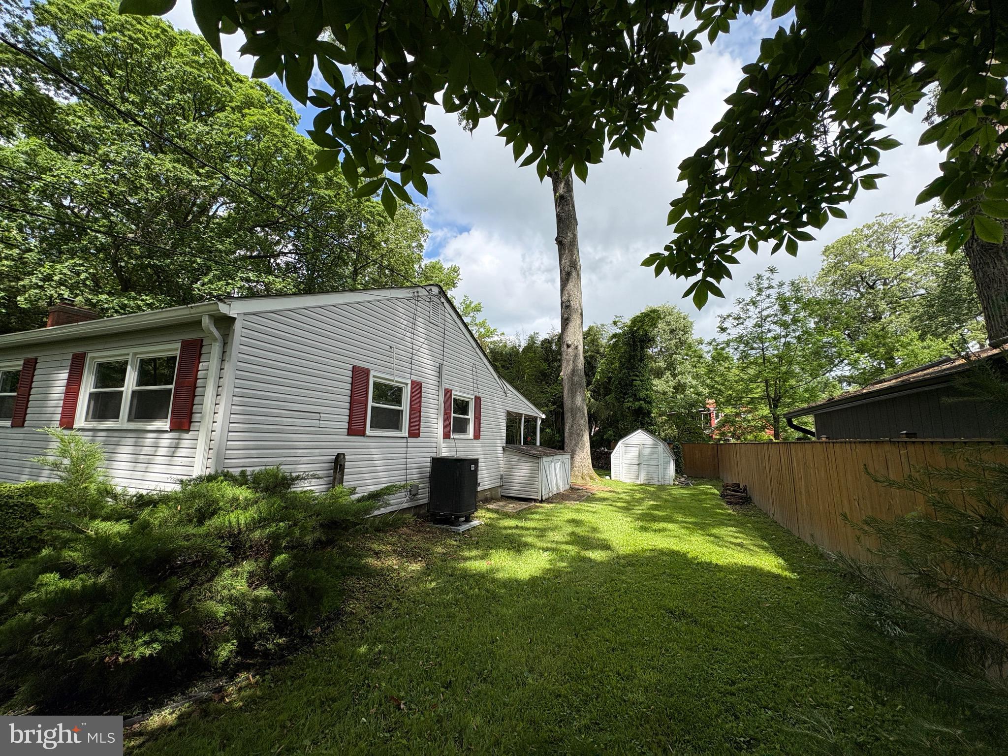 SHADY OAKS MANOR - Residential