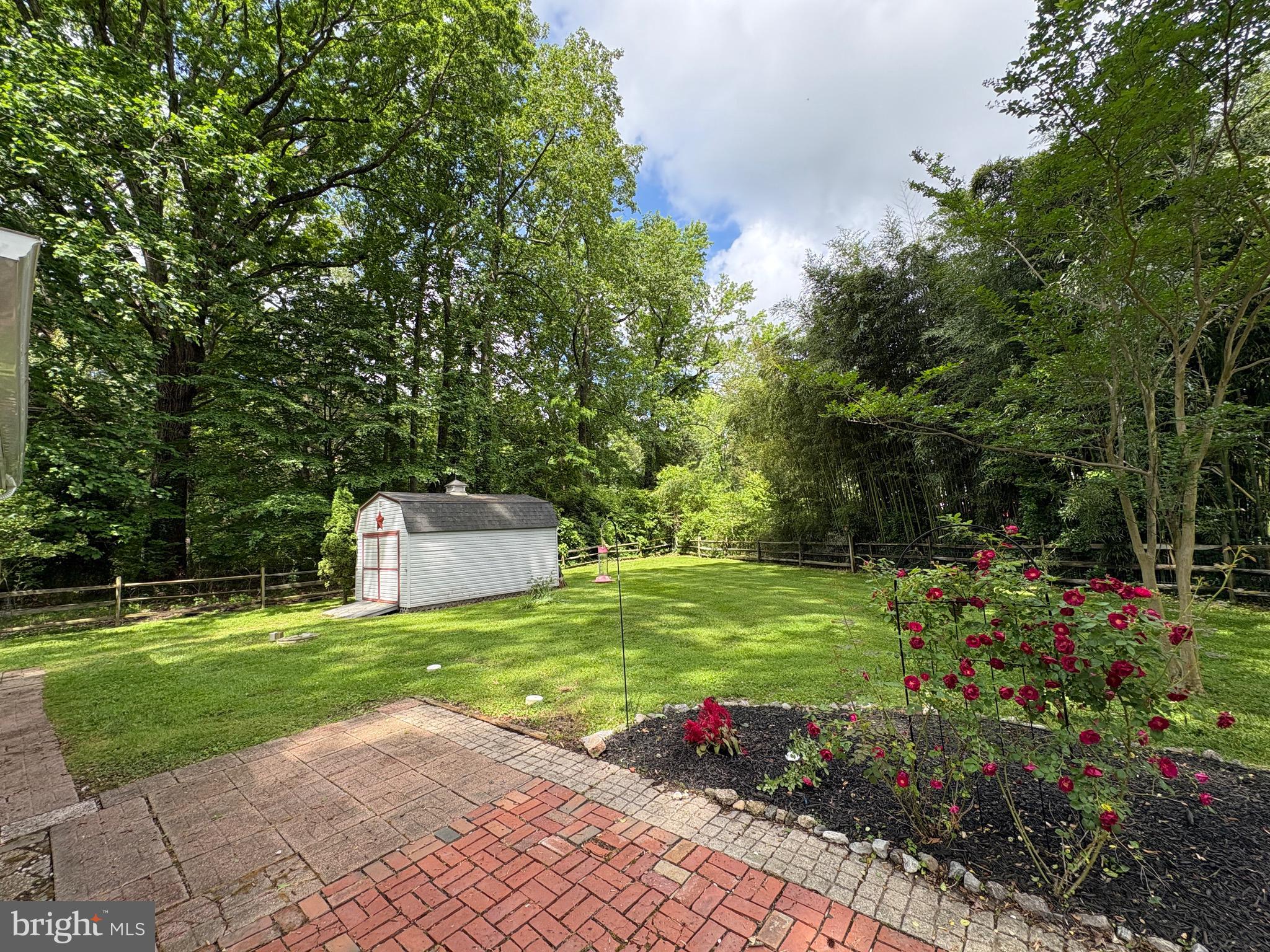 SHADY OAKS MANOR - Residential