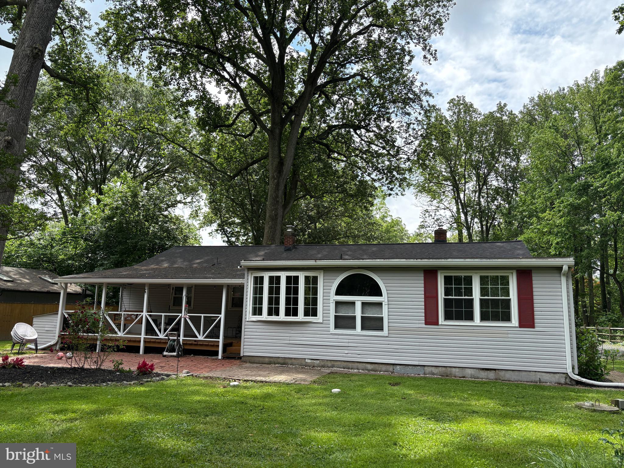 SHADY OAKS MANOR - Residential