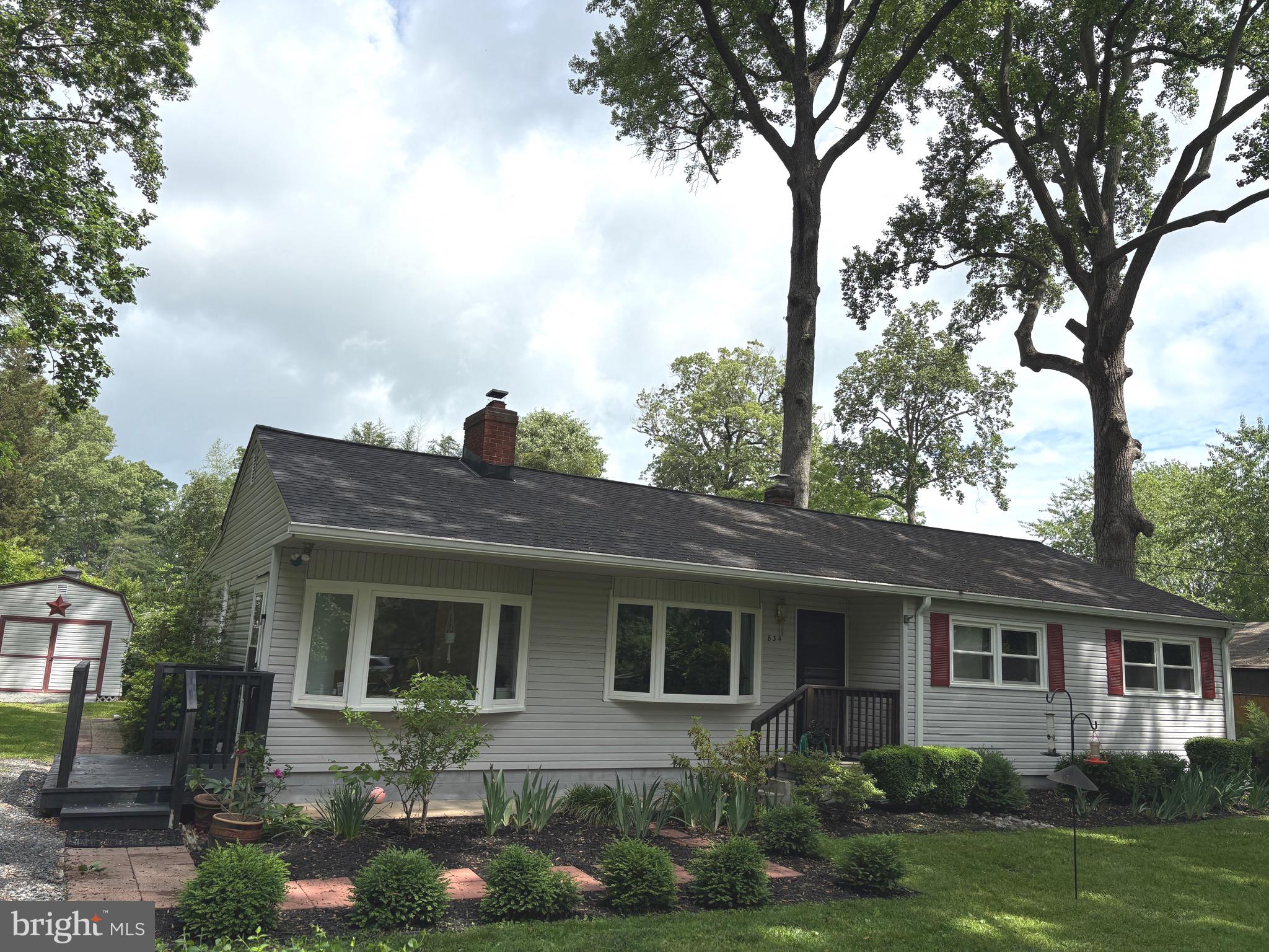 SHADY OAKS MANOR - Residential