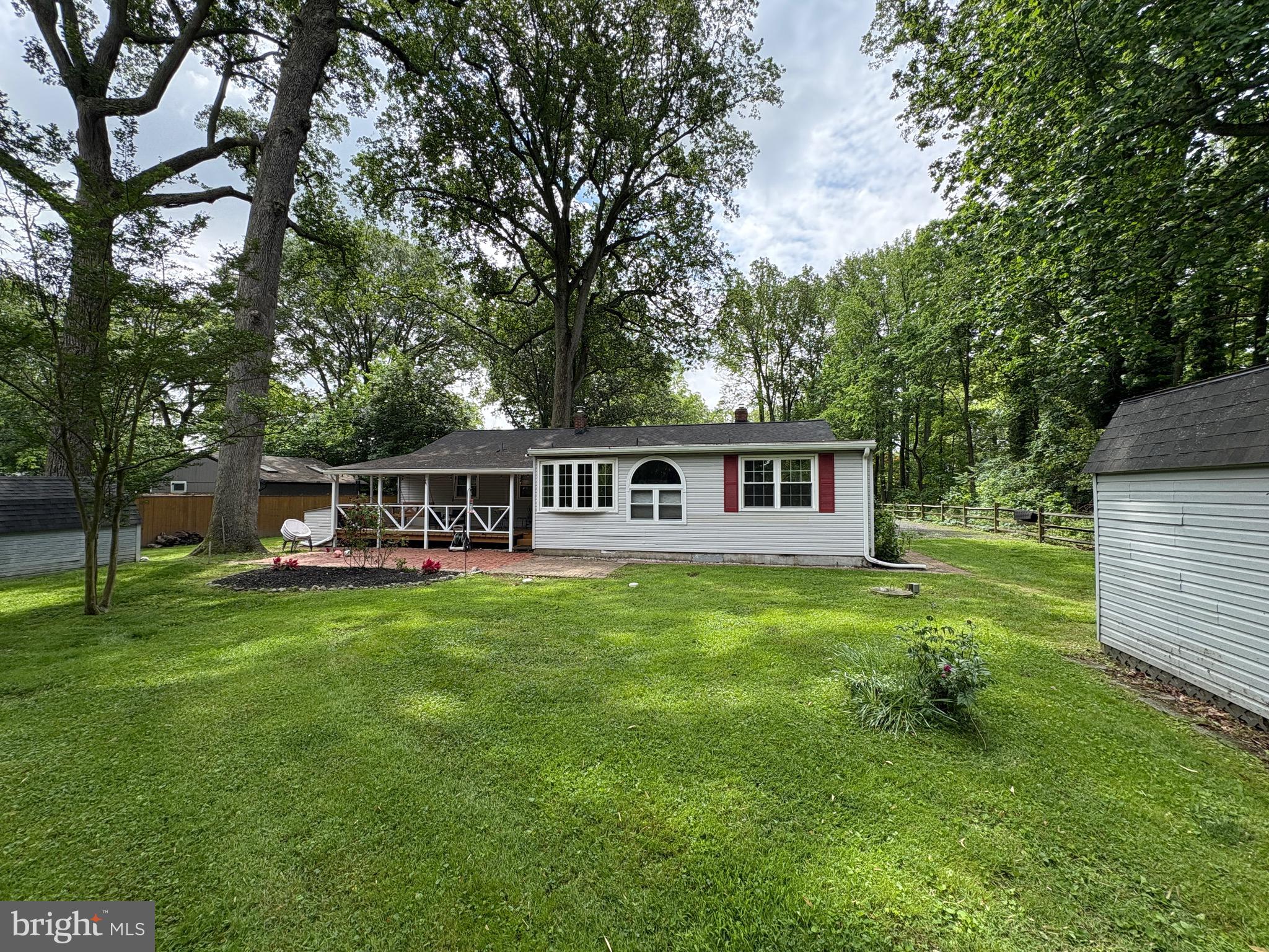 SHADY OAKS MANOR - Residential