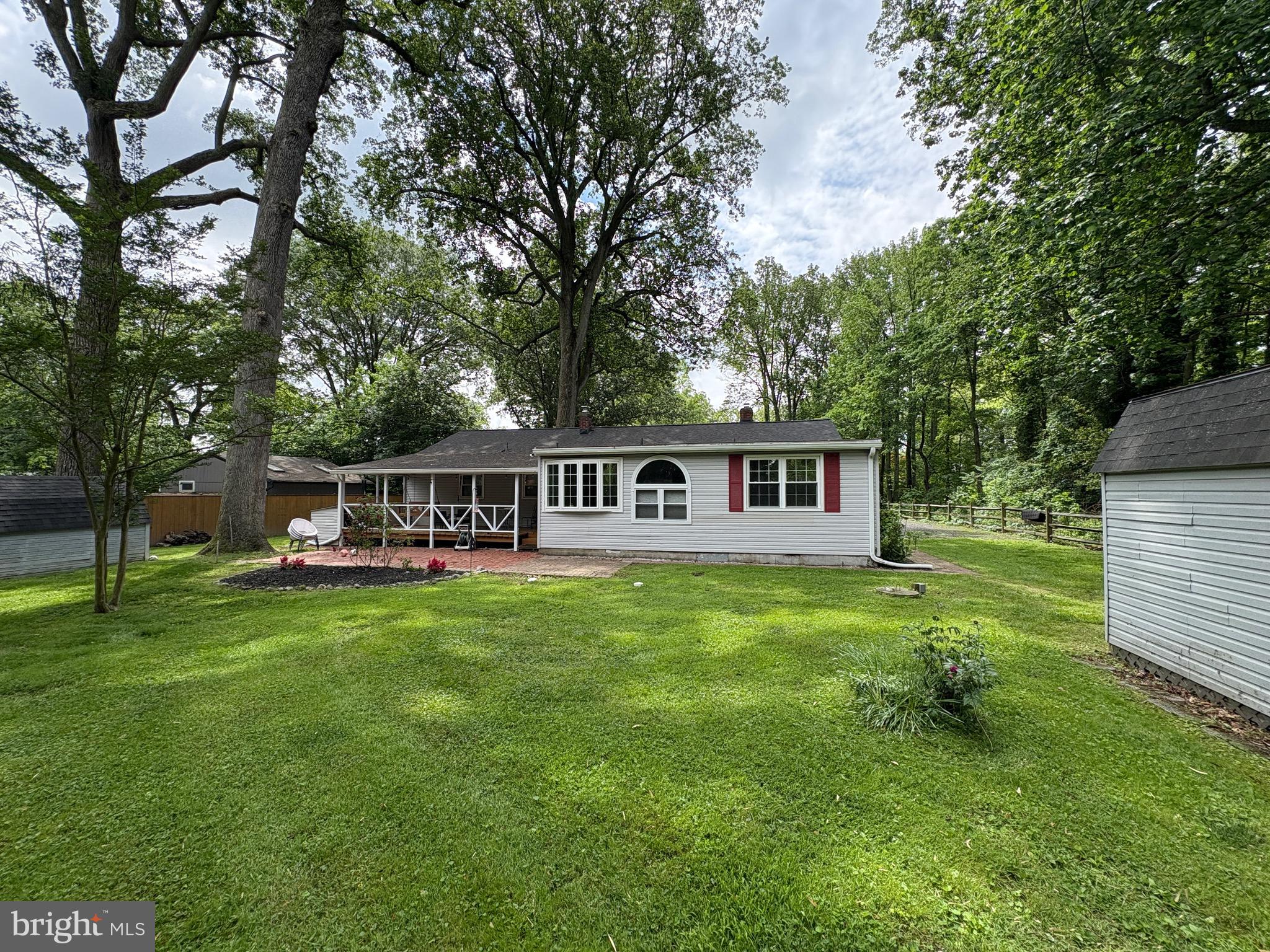 SHADY OAKS MANOR - Residential