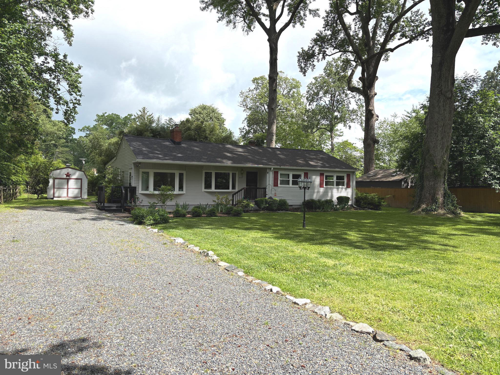 SHADY OAKS MANOR - Residential