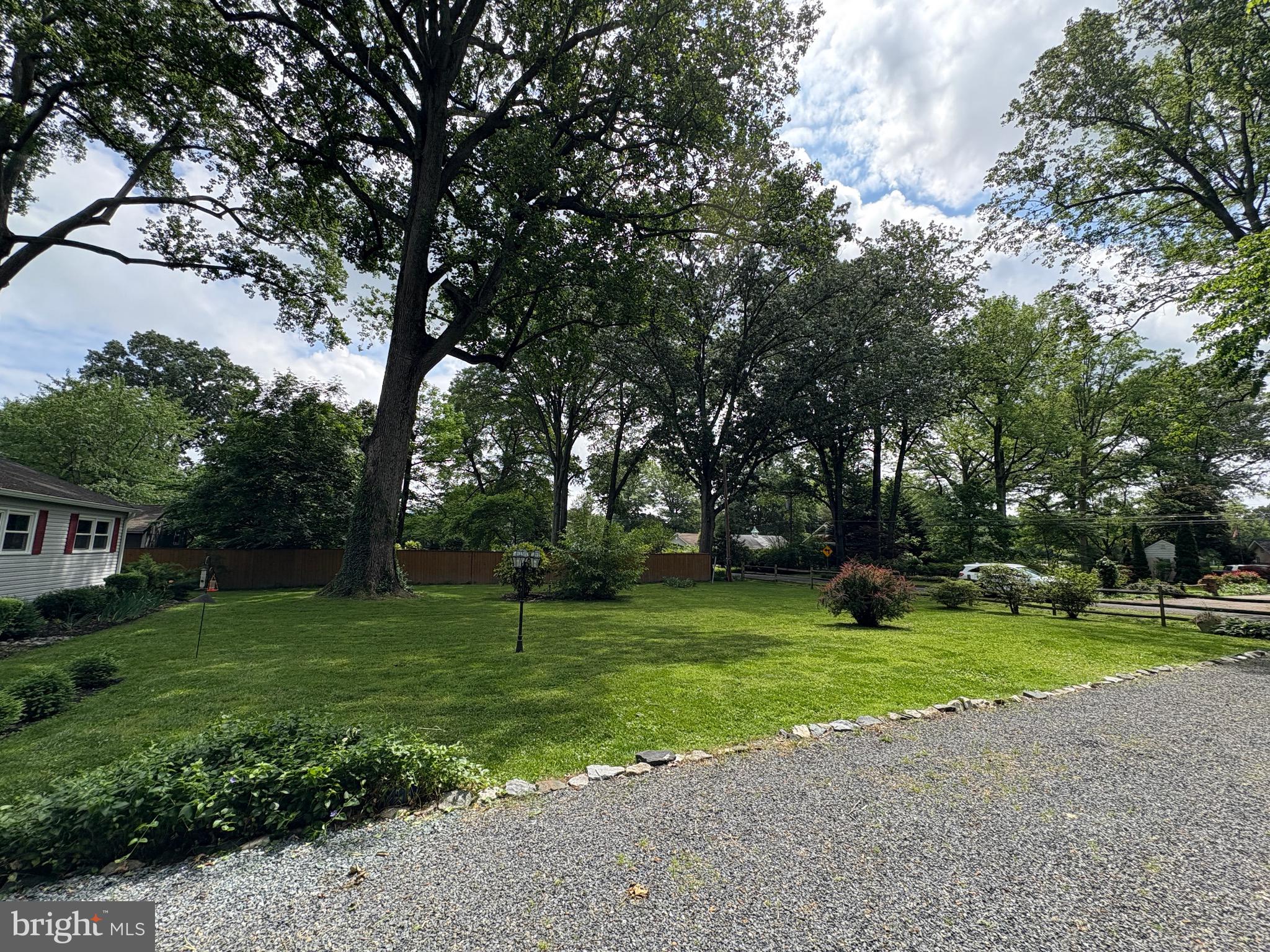 SHADY OAKS MANOR - Residential