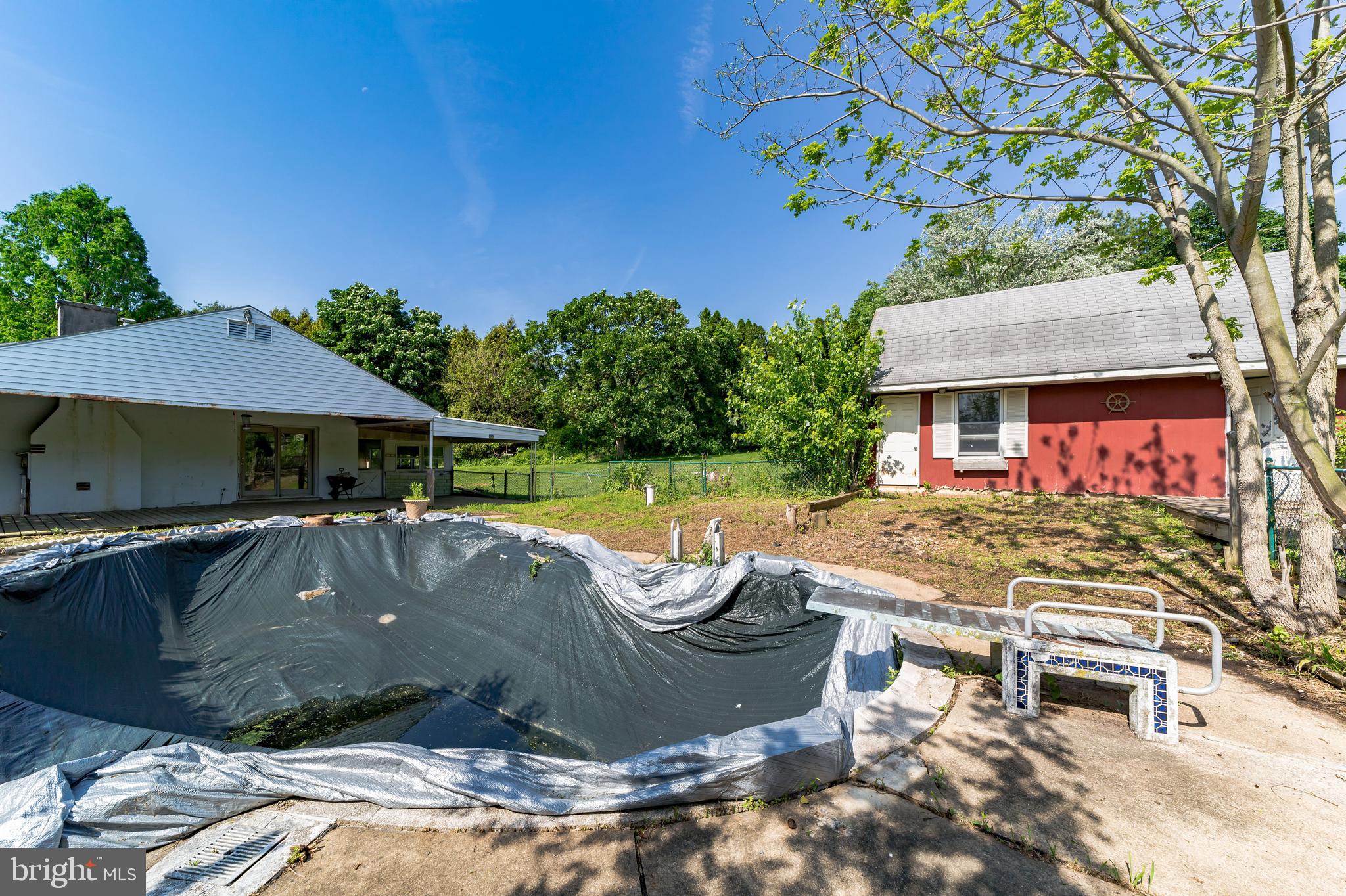 EAST FALLOWFIELD - Residential