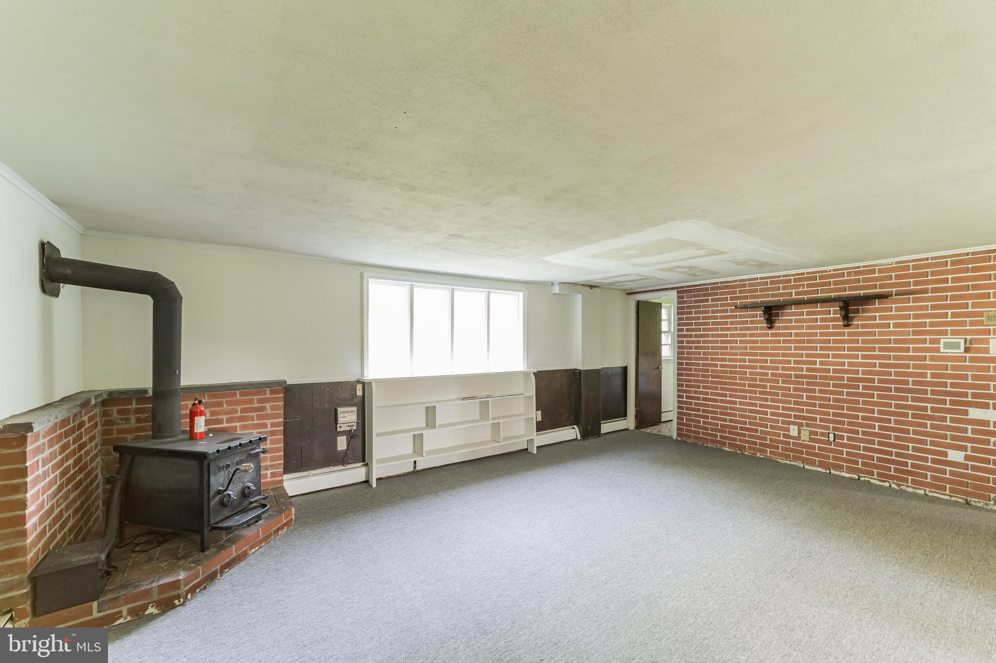 EAST FALLOWFIELD - Residential