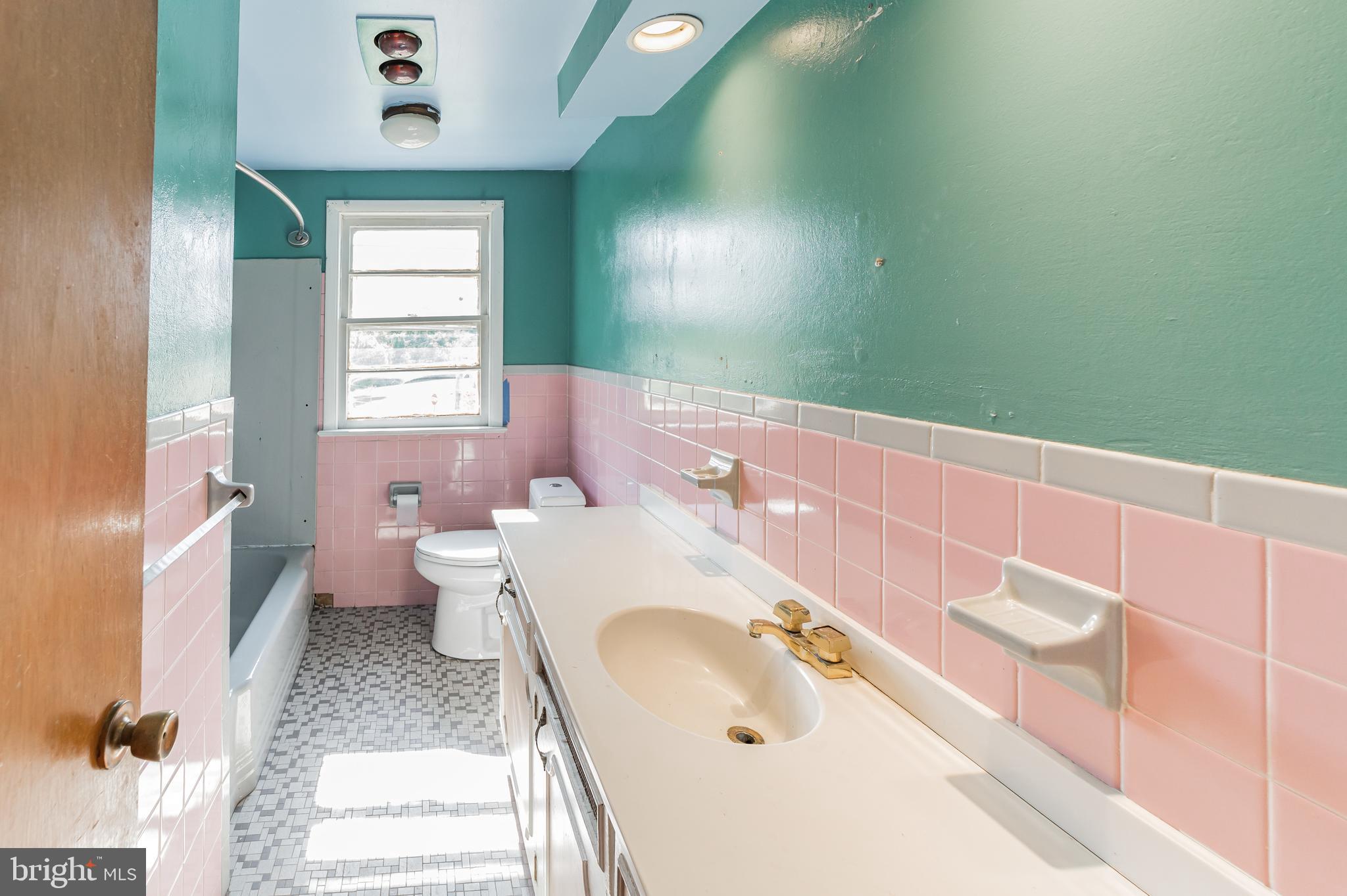 EAST FALLOWFIELD - Residential