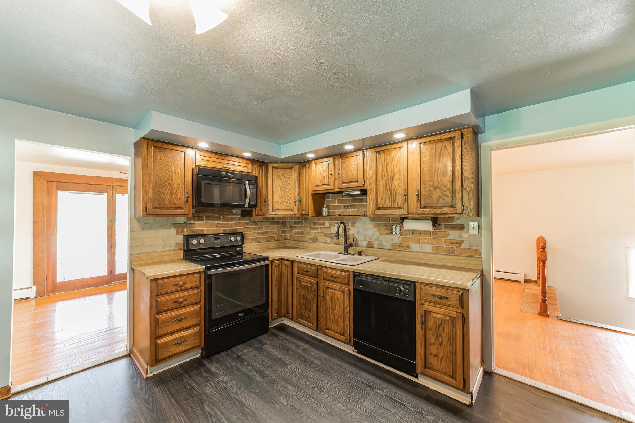 EAST FALLOWFIELD - Residential