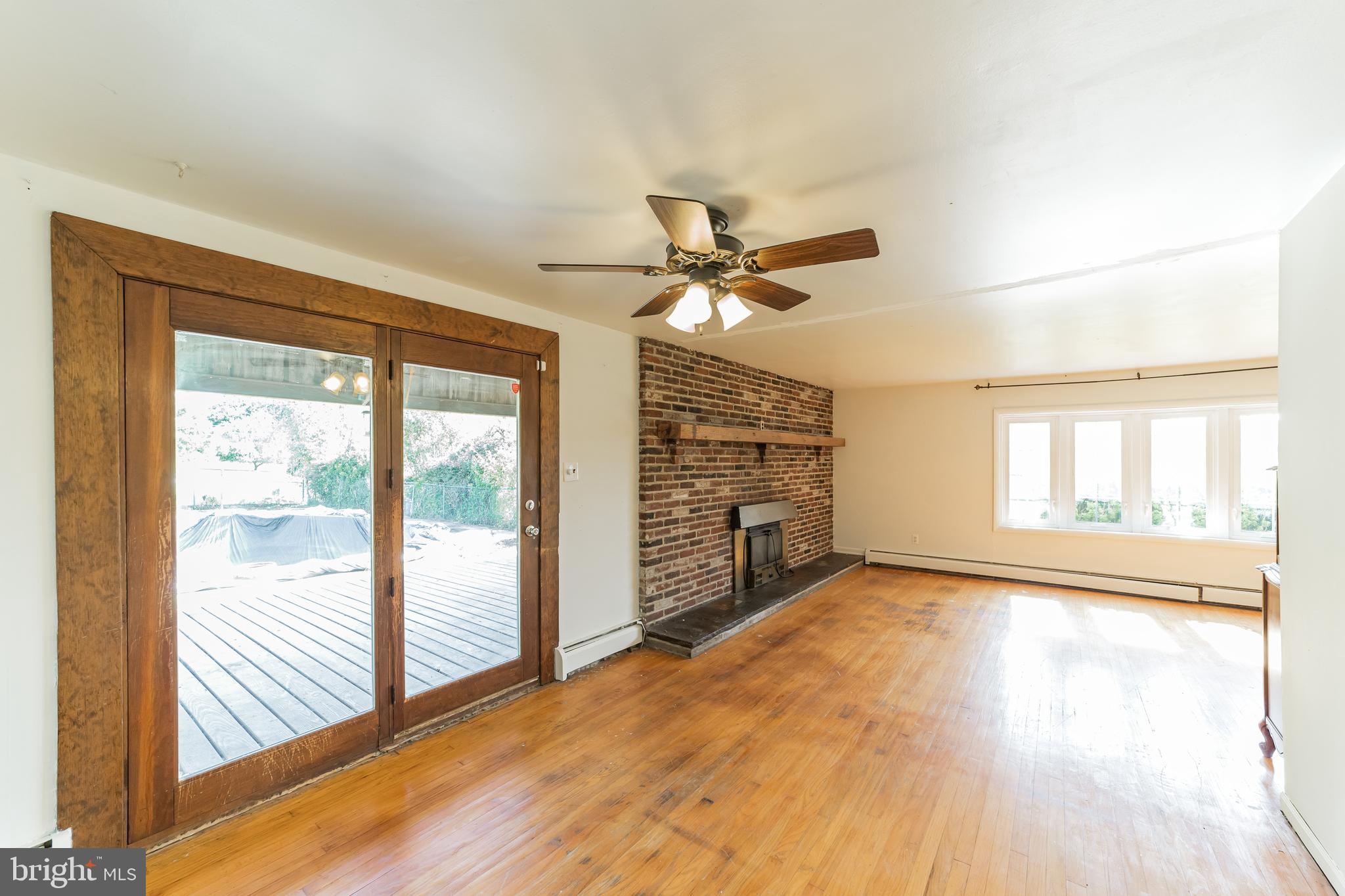 EAST FALLOWFIELD - Residential