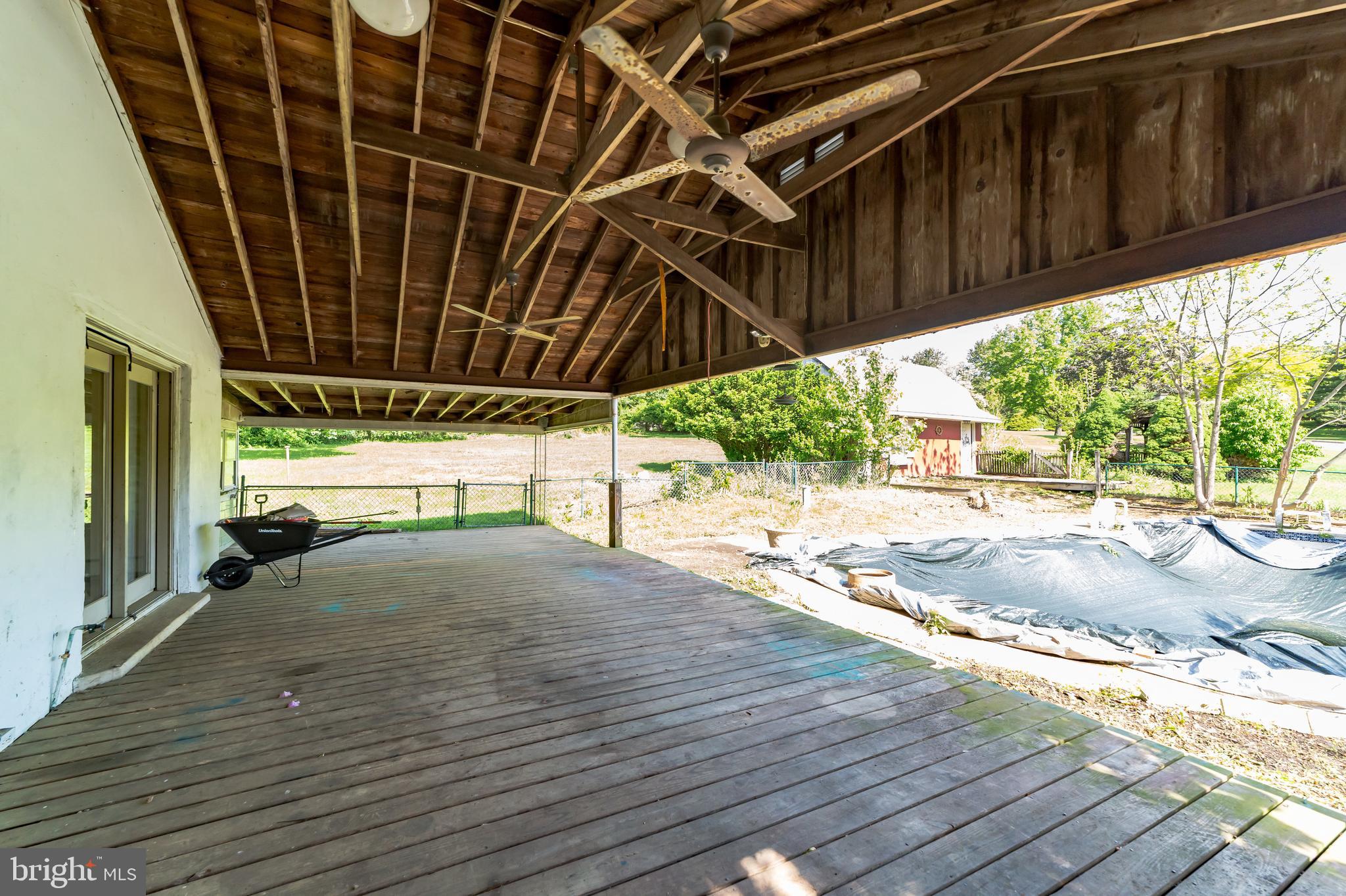 EAST FALLOWFIELD - Residential