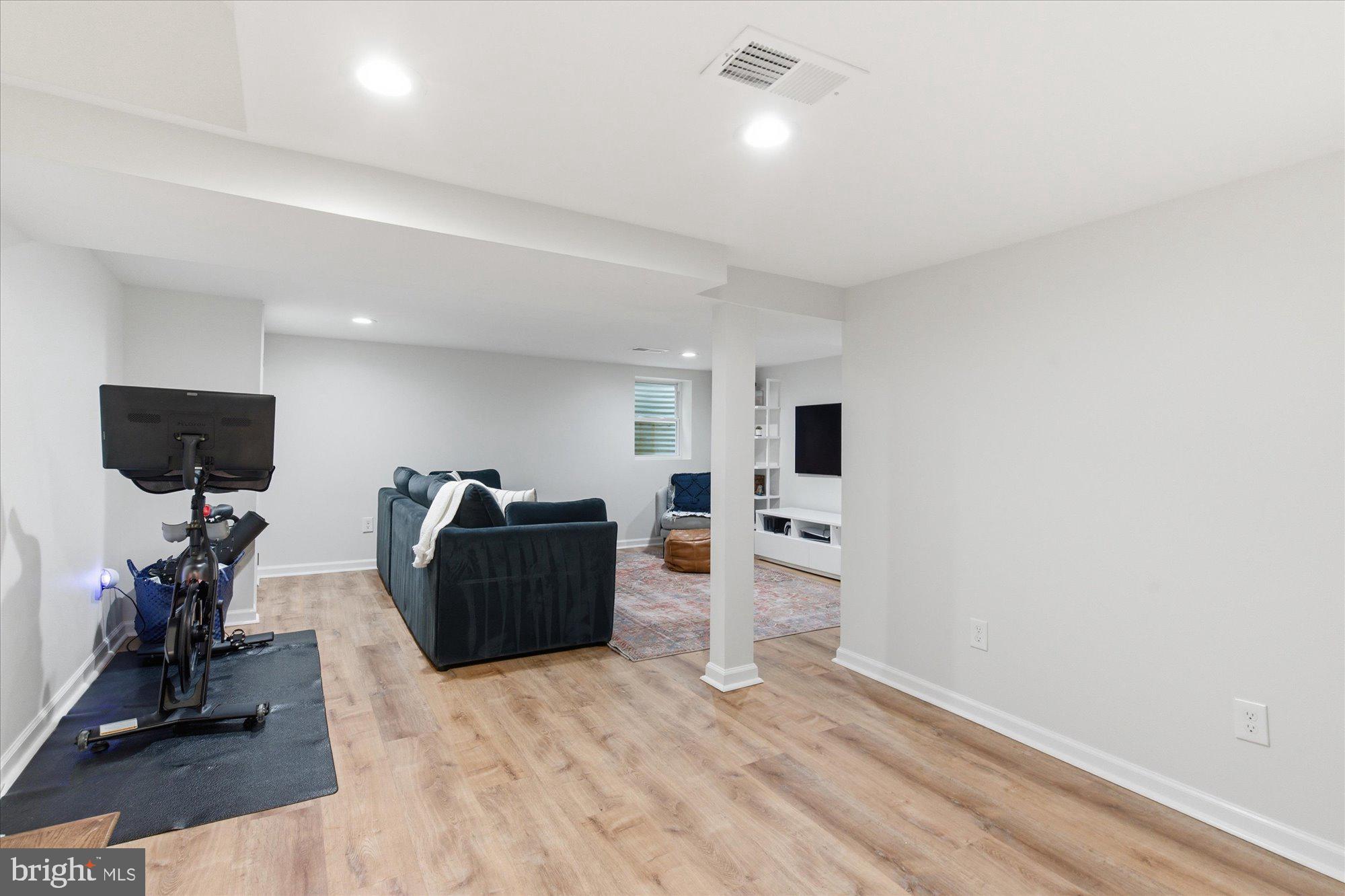 BEVERLEY HILLS - Residential