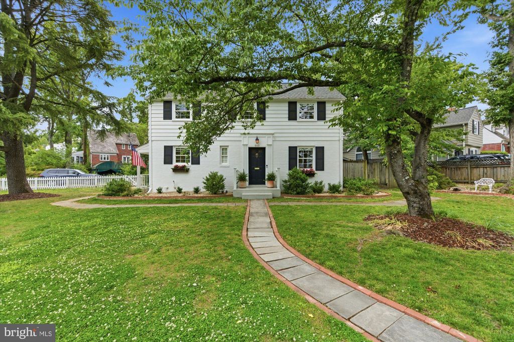 Photo of 900 Chalfonte Drive, ALEXANDRIA, VA 22305 (MLS # VAAX2060676)