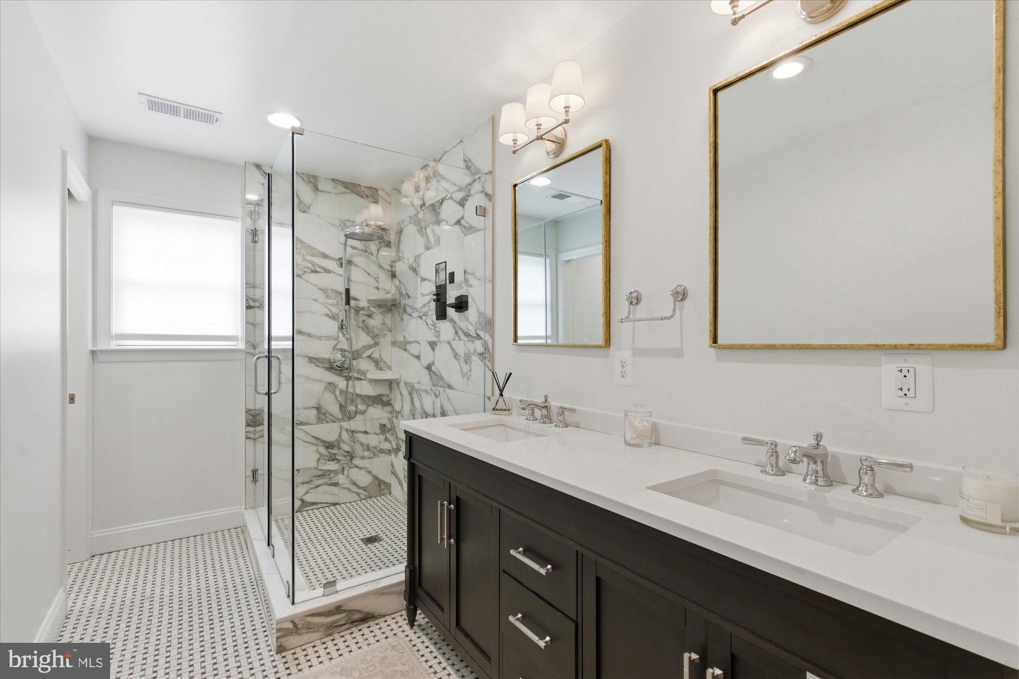 BEVERLEY HILLS - Residential