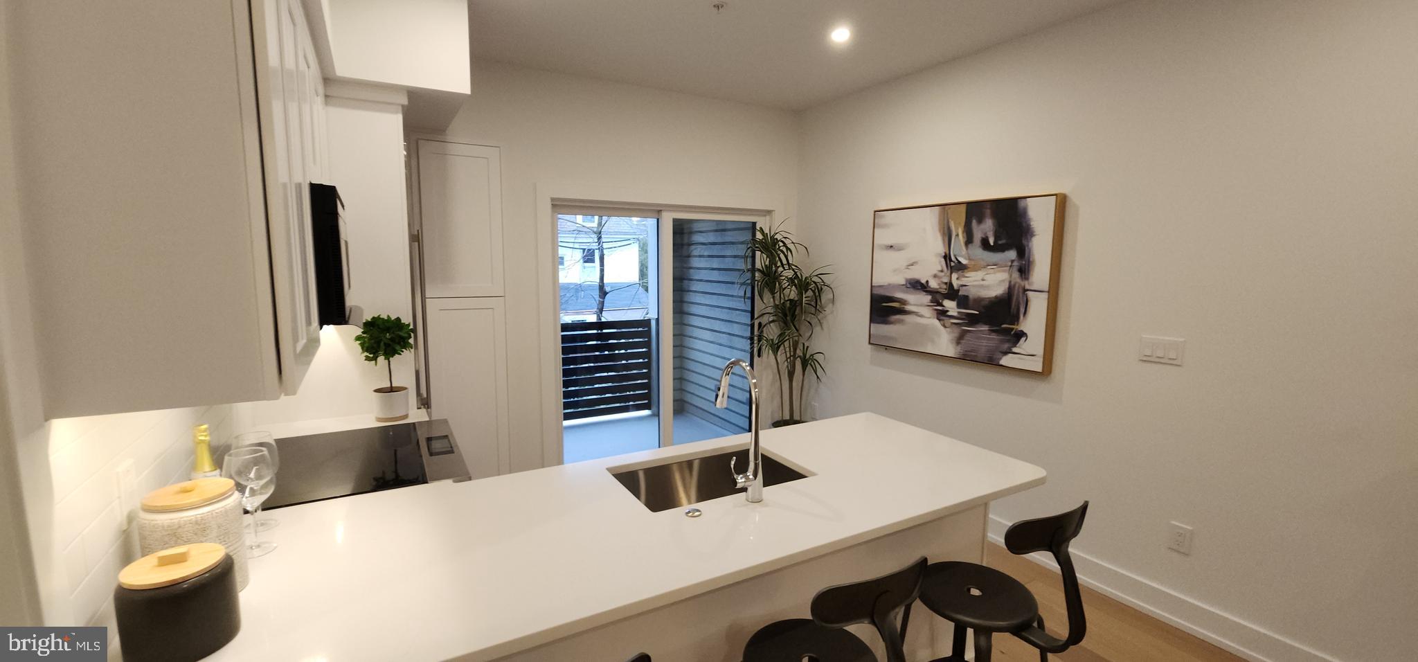 CHESTNUT HILL - Residential