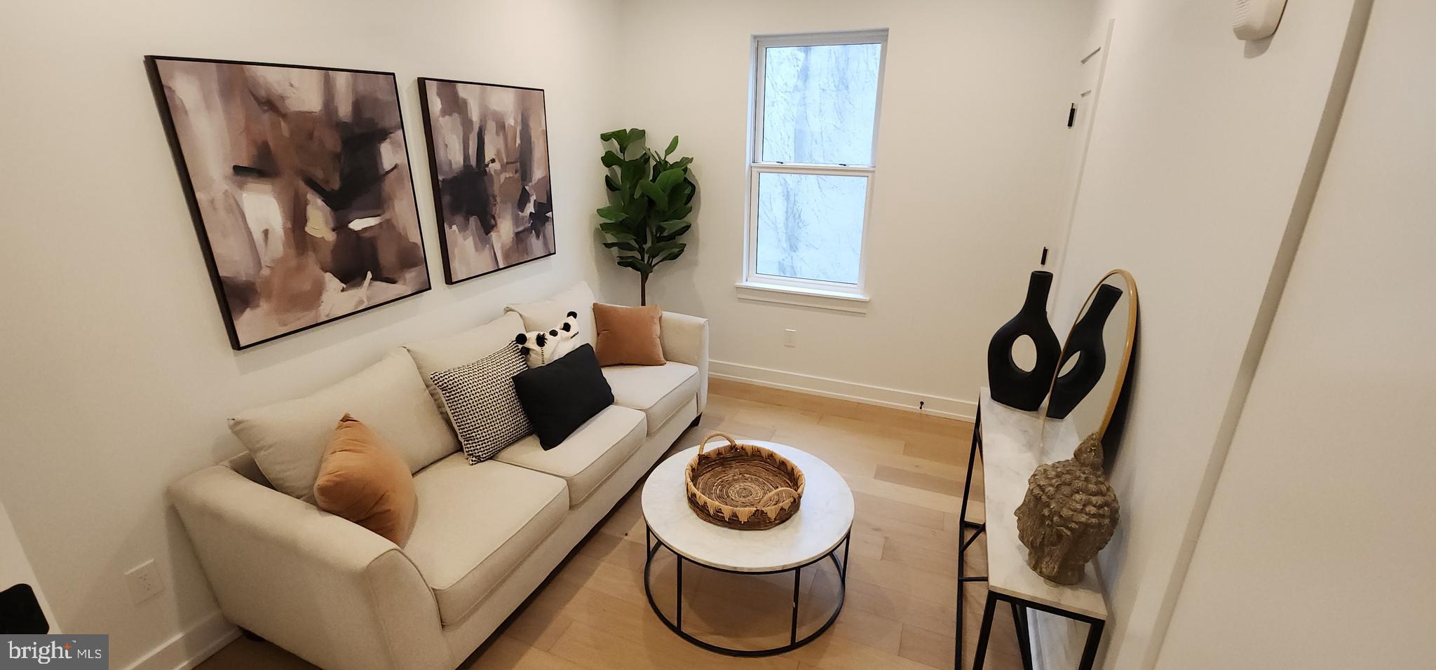 CHESTNUT HILL - Residential