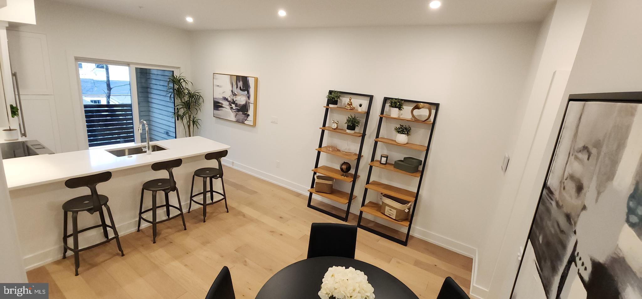 CHESTNUT HILL - Residential