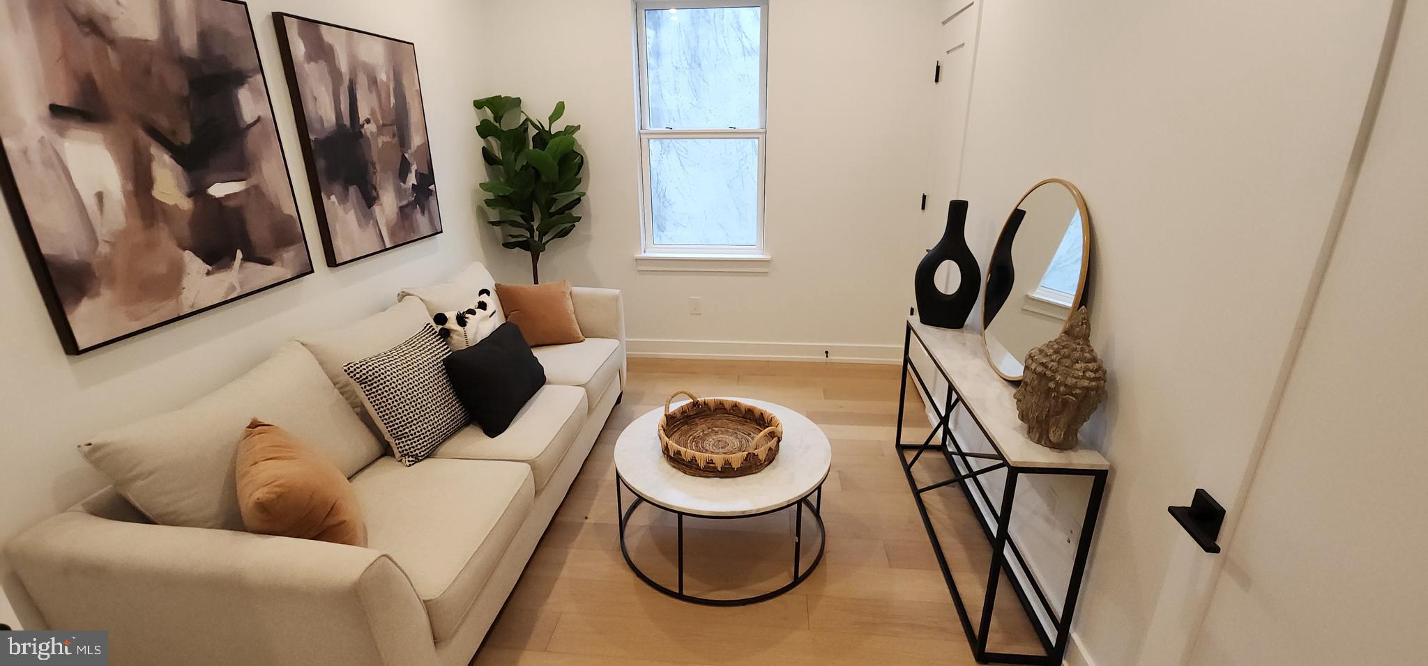 CHESTNUT HILL - Residential